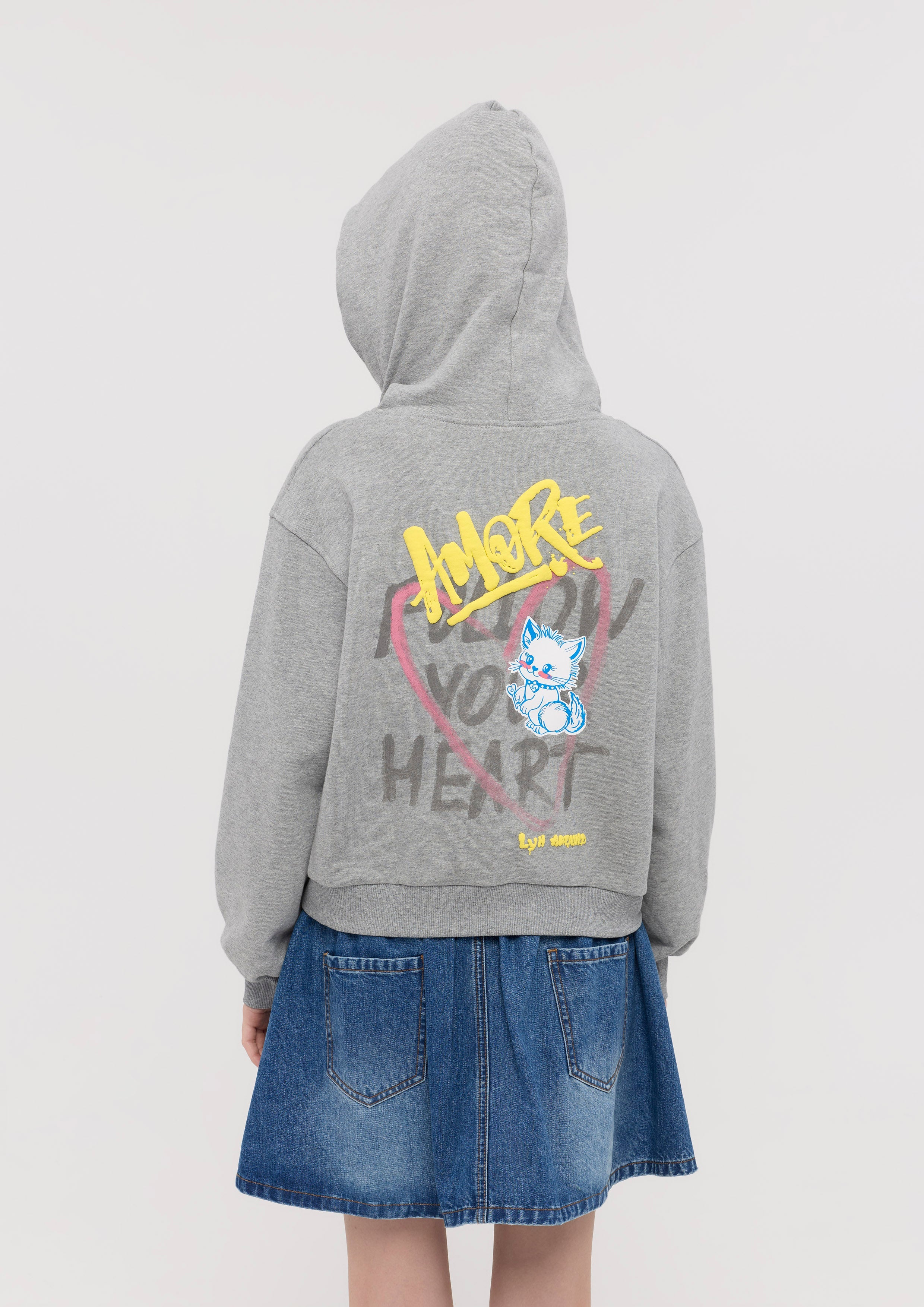 เสื้อพูลโอเวอร์ฮู้ดดี้แต่งแพทช์ คอลเลกชัน Mild Moment