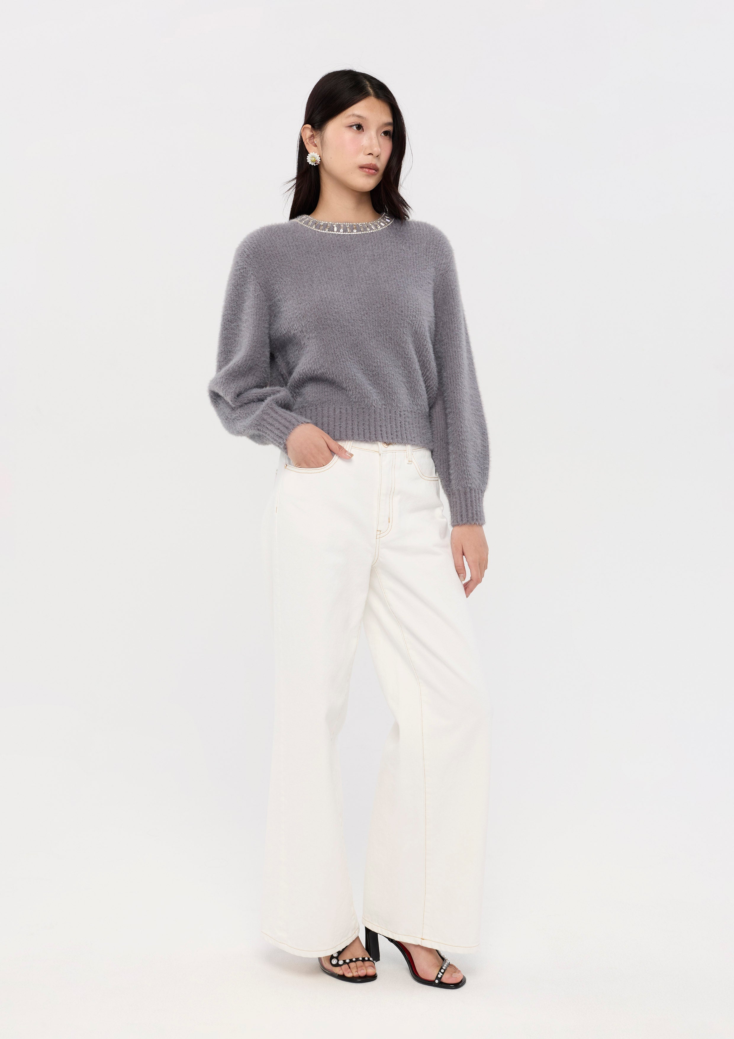 เสื้อแขนยาวผ้าบูเคล่แต่งคริสตัล คอลเลกชัน La Femme Demure