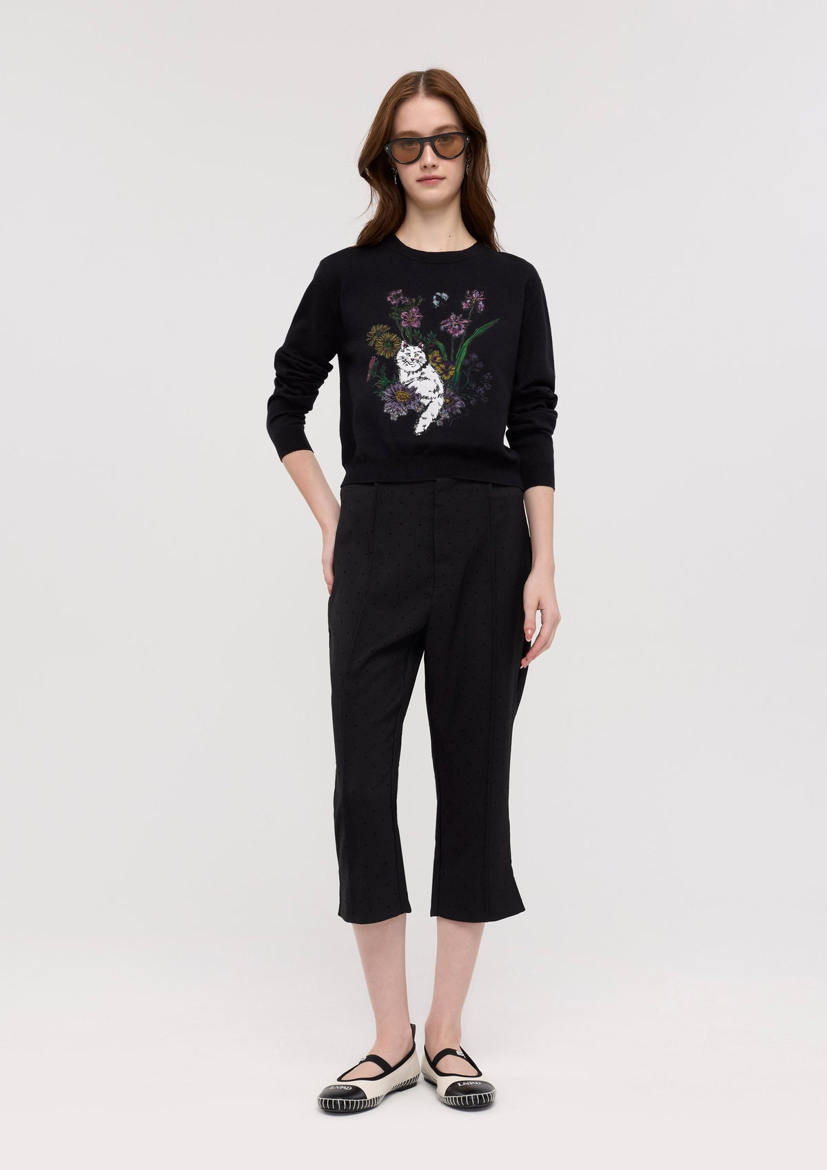 เสื้อพูลโอเวอร์ปักลาย คอลเลกชัน Garden Poetry
