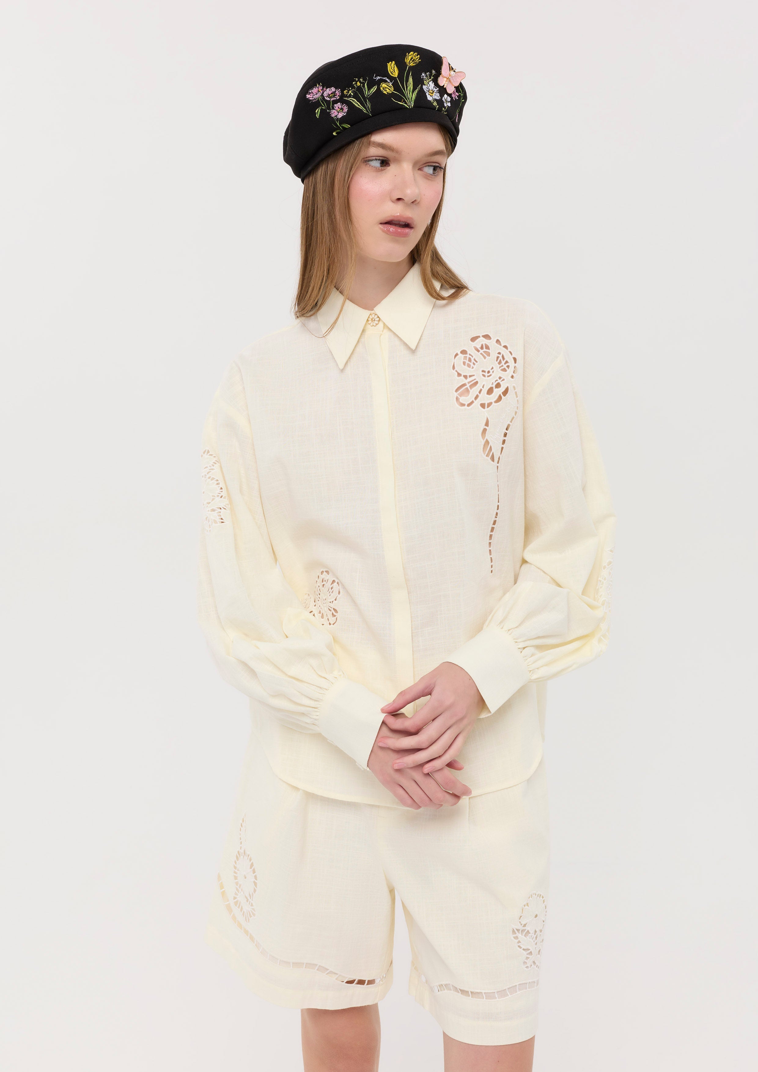 เสื้อเชิ้ตแขนยาวแต่งเลเซอร์คัตดอกไม้ คอลเลกชัน Garden Poetry