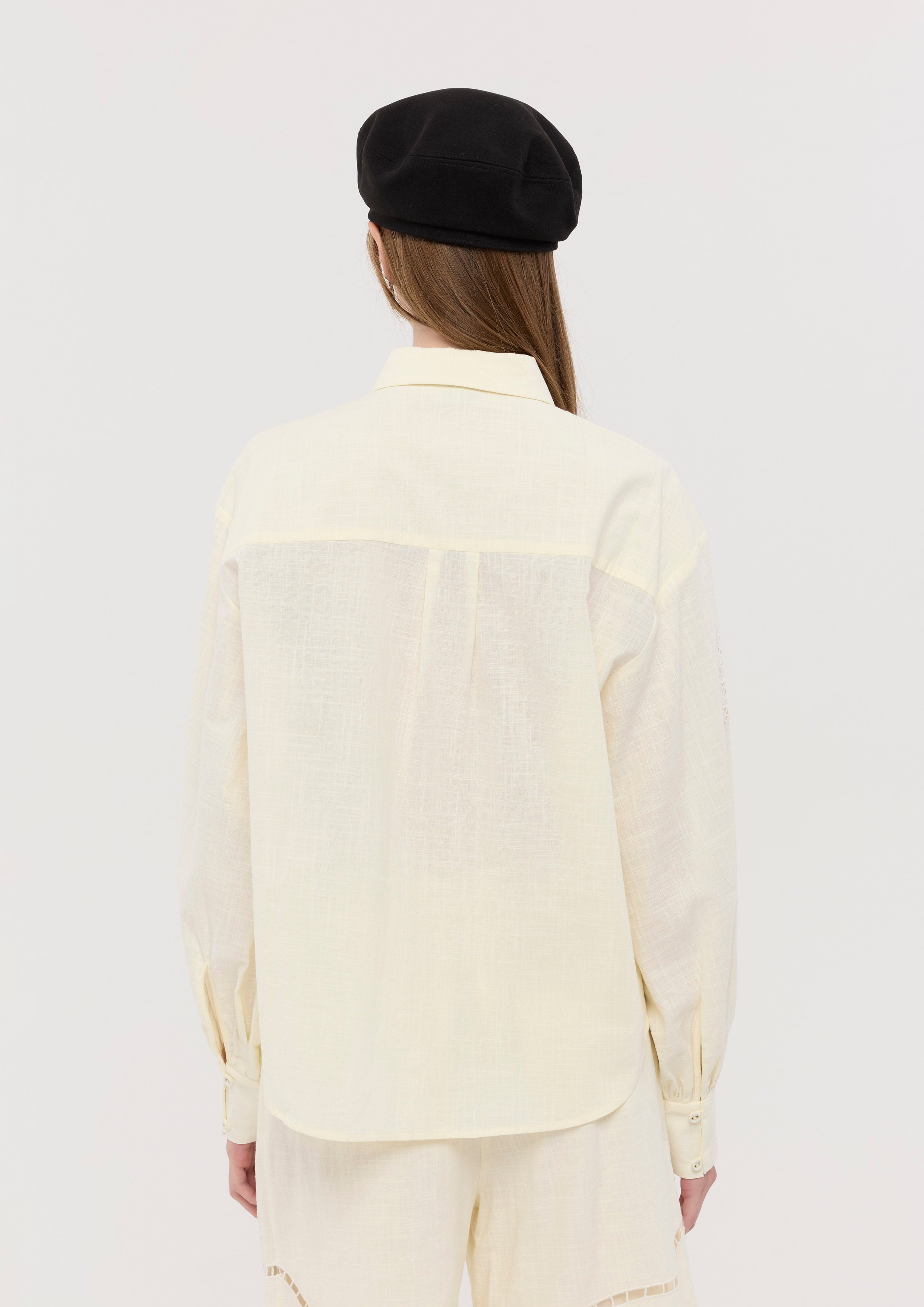 เสื้อเชิ้ตแขนยาวแต่งเลเซอร์คัตดอกไม้ คอลเลกชัน Garden Poetry