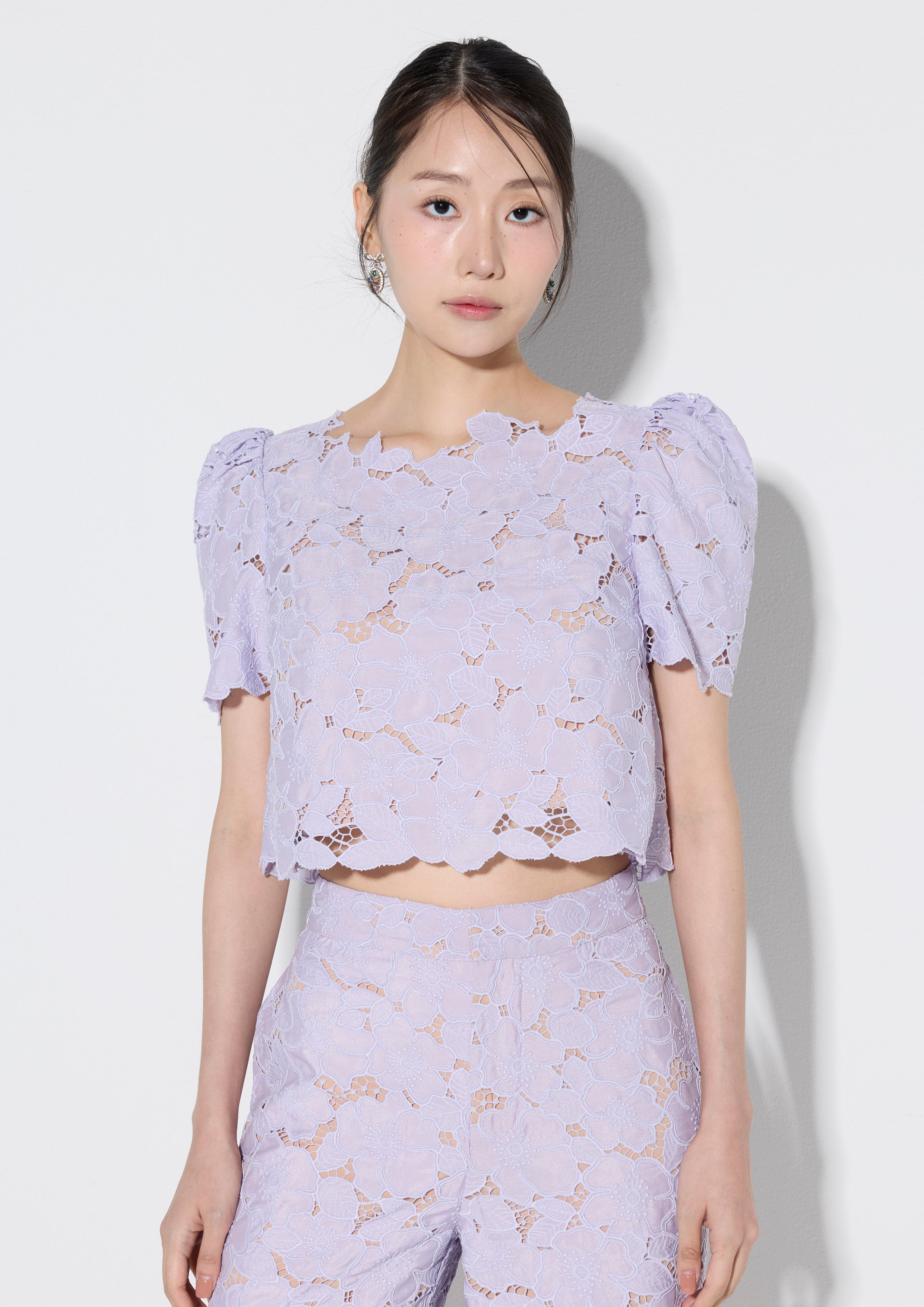 เสื้อครอปผ้าลูกไม้ คอลเลกชัน Arcadia