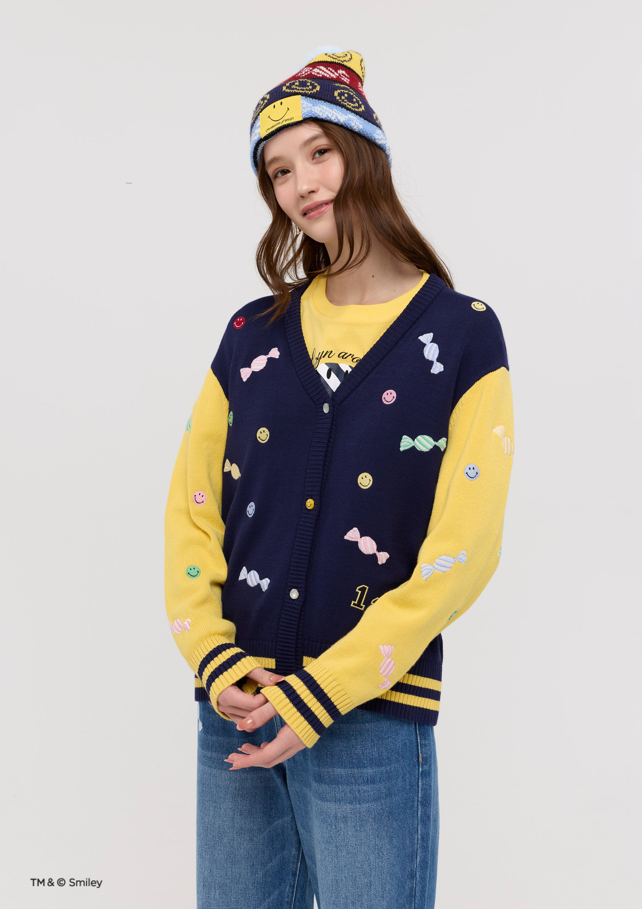 เสื้อคาร์ดิแกนปักลาย คอลเลกชัน Lyn around x SMILEY