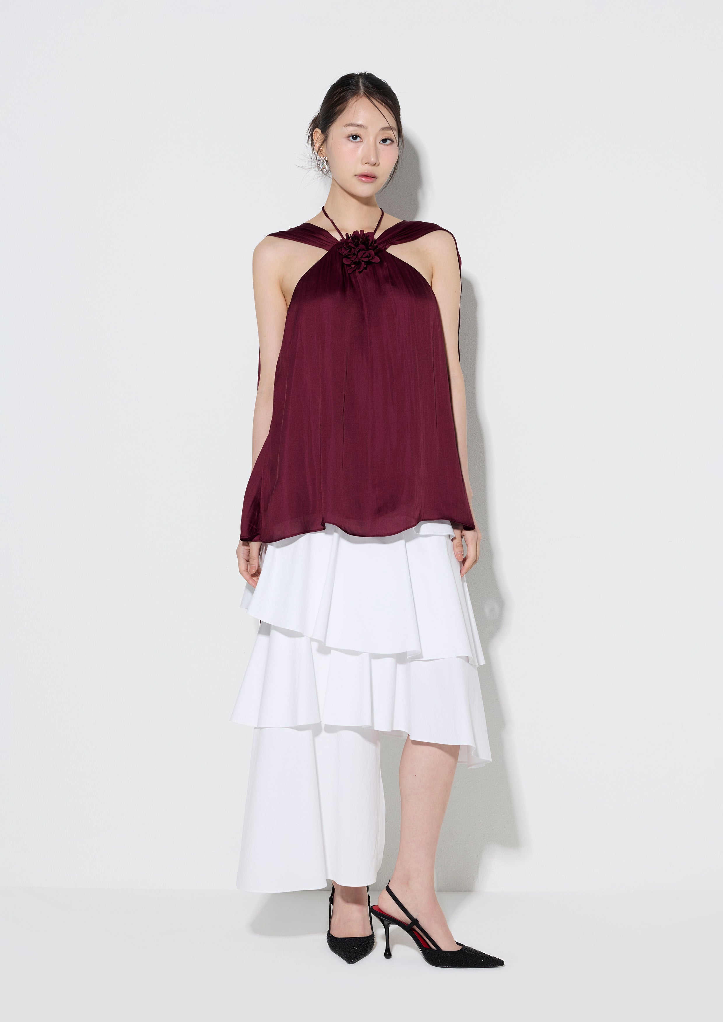 เสื้อคล้องคอแต่งแอพพลิเก้ดอกไม้ คอลเลกชัน Opium