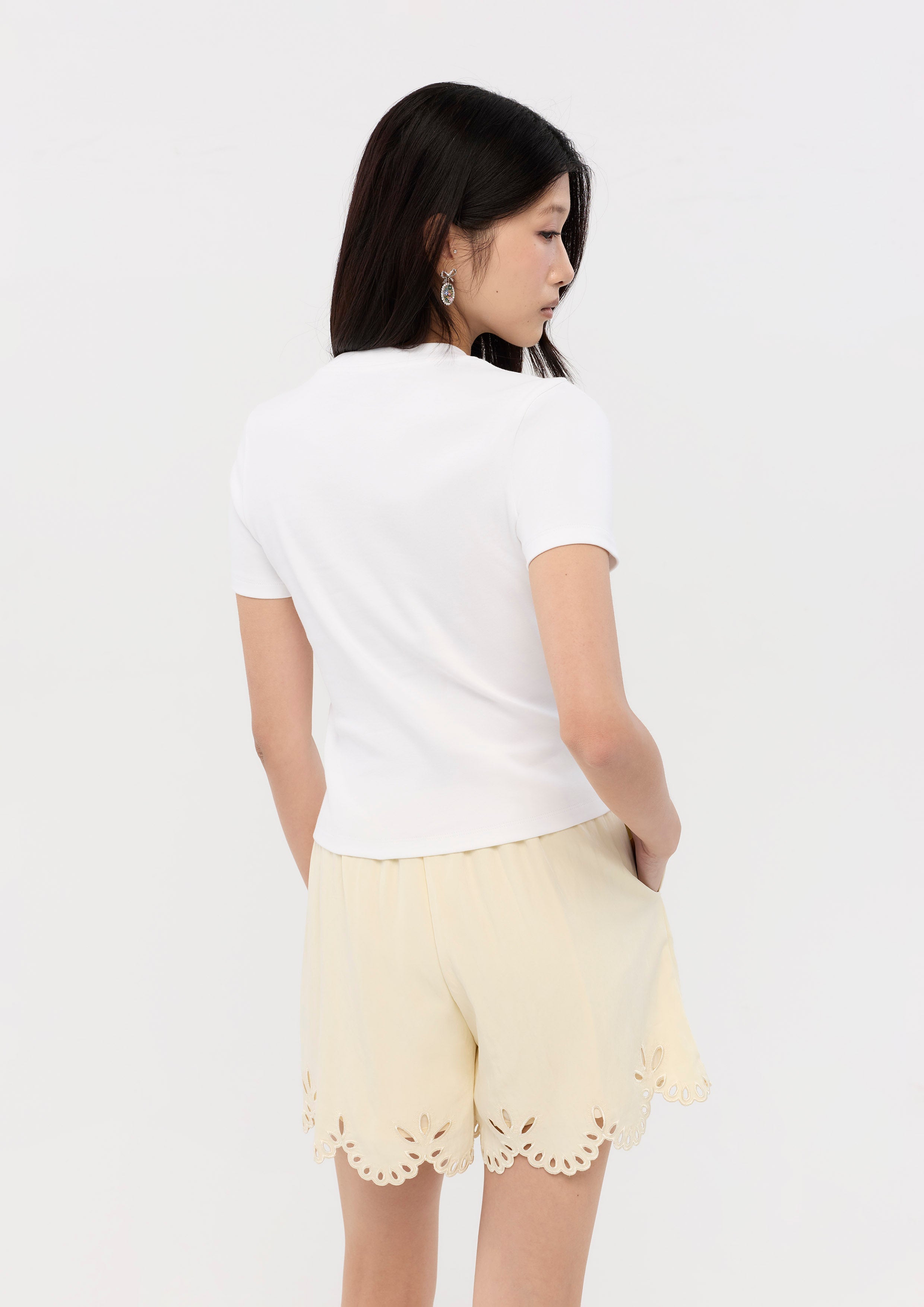 เสื้อยืดครอปแขนสั้นพิมพ์ลาย คอลเลกชัน Nomad's Grace
