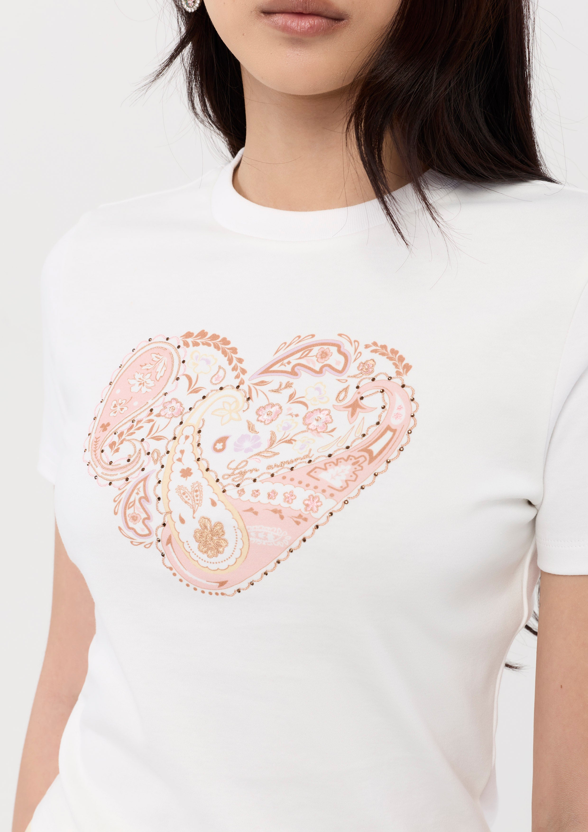 เสื้อยืดครอปแขนสั้นพิมพ์ลาย คอลเลกชัน Nomad's Grace