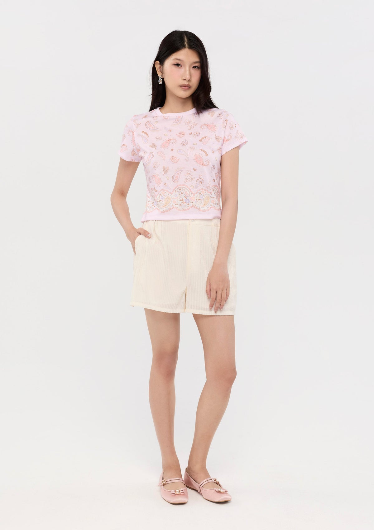 เสื้อยืดครอปแขนสั้นพิมพ์ลาย คอลเลกชัน Nomad's Grace