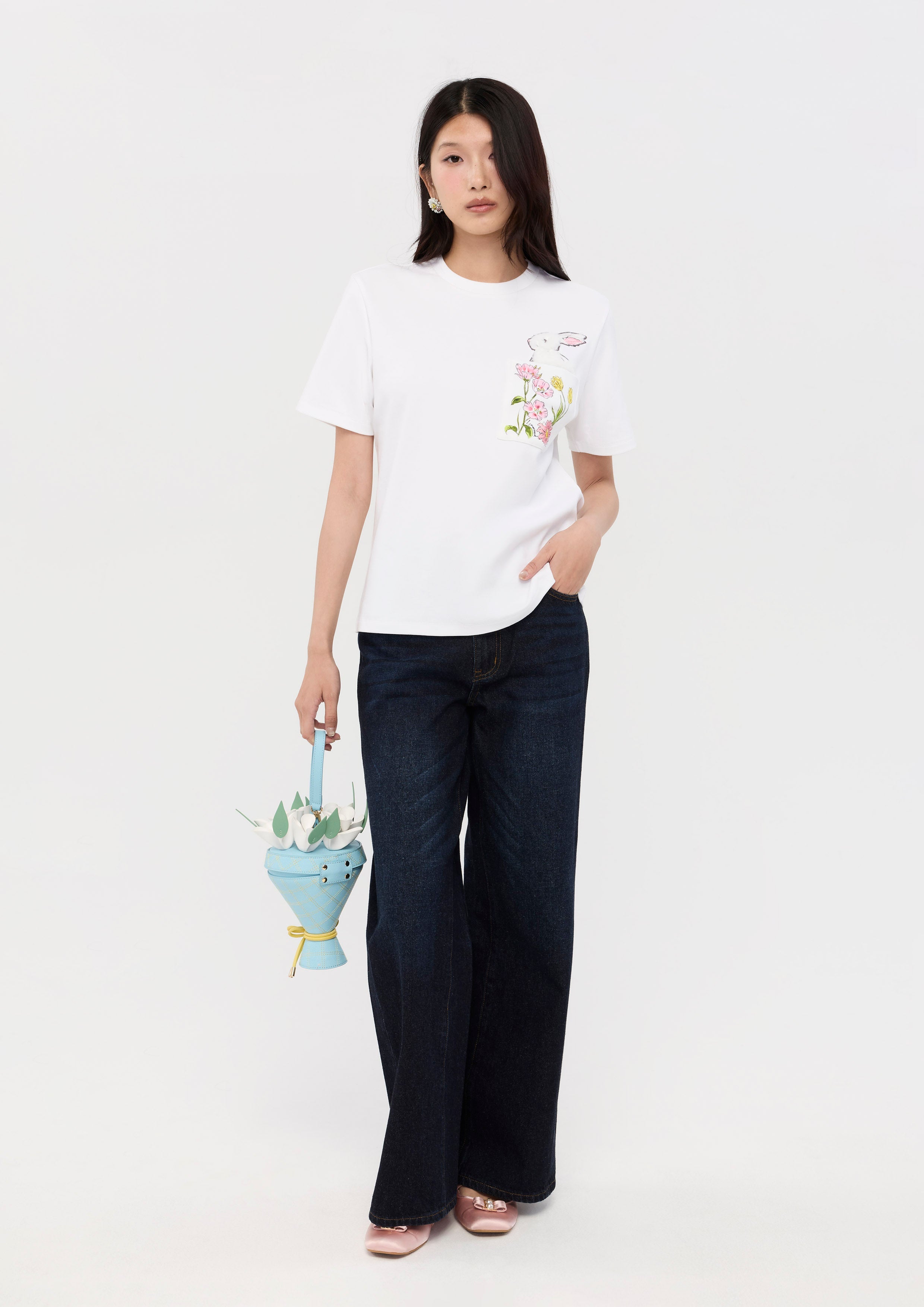 เสื้อยืดแขนสั้นพิมพ์ลายแต่งกระเป๋าหน้าอก คอลเลกชัน Garden Poetry