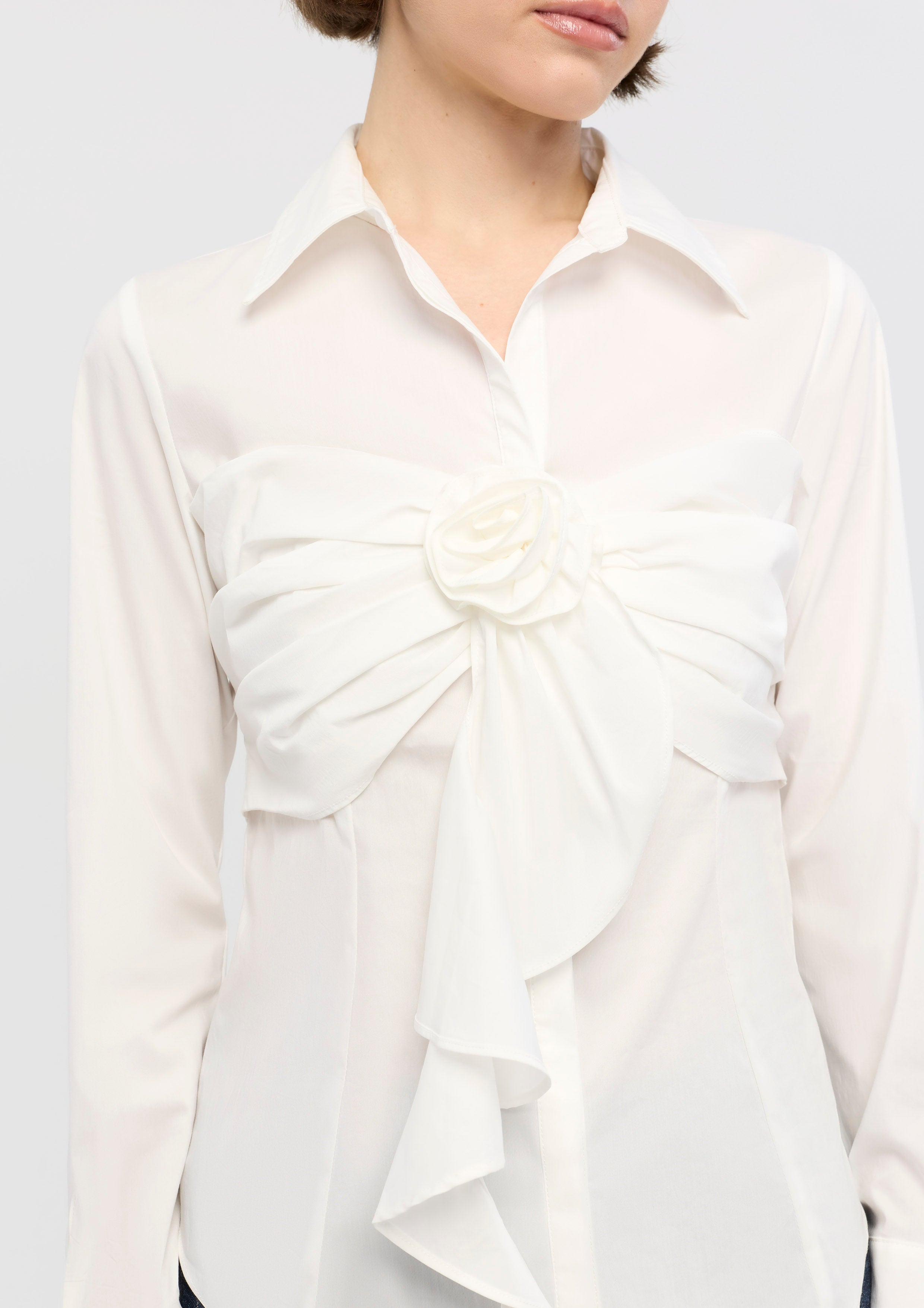 เสื้อเบลาส์แขนยาวแต่งแอพพลิเก้ดอกกุหลาบ คอลเลกชัน Mon Petit Ruban