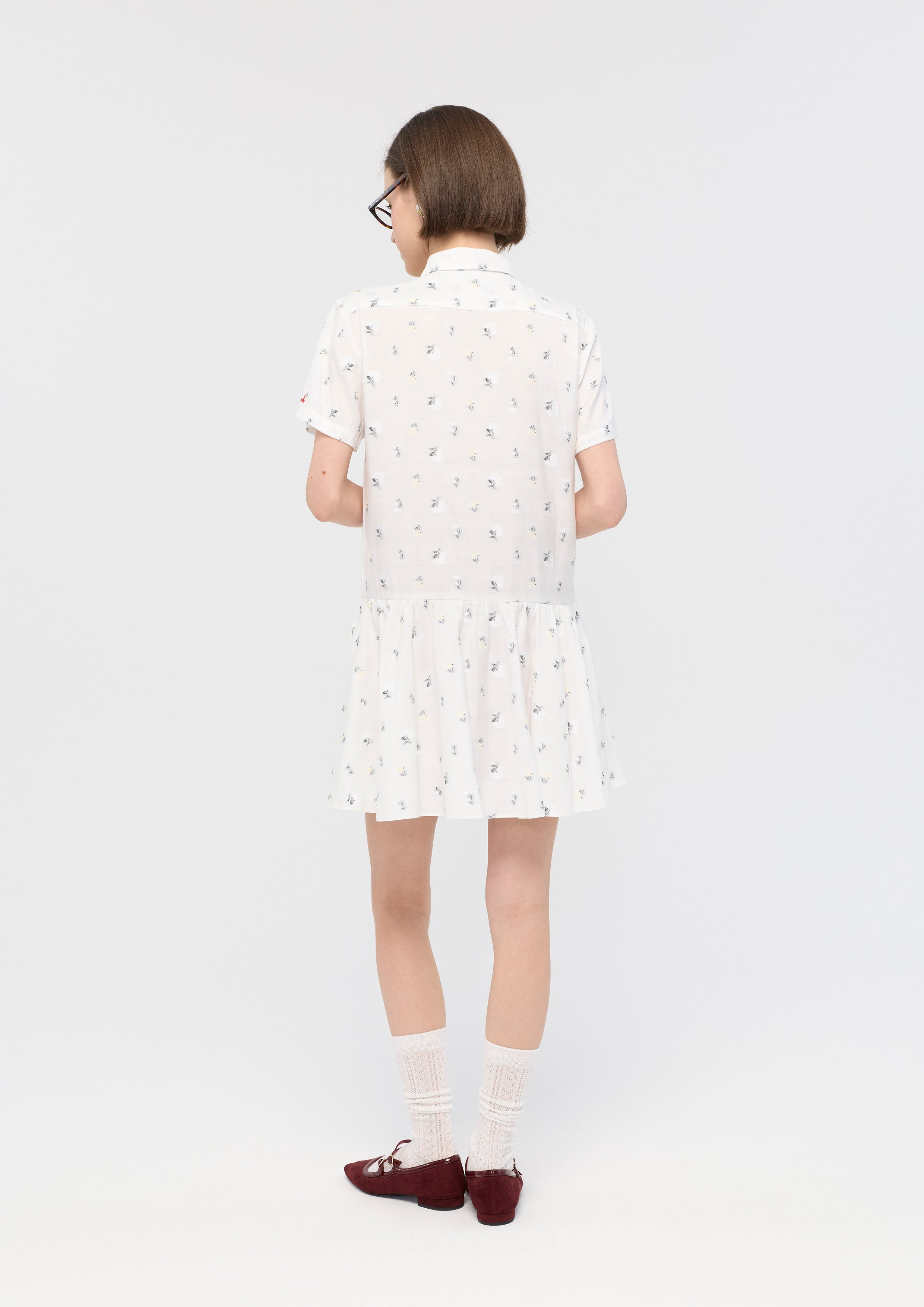 เดรสสั้นปักลายคอเสื้อแต่งแอพพลิเก้ดอกกุหลาบ คอลเลกชัน Mon Petit Ruban