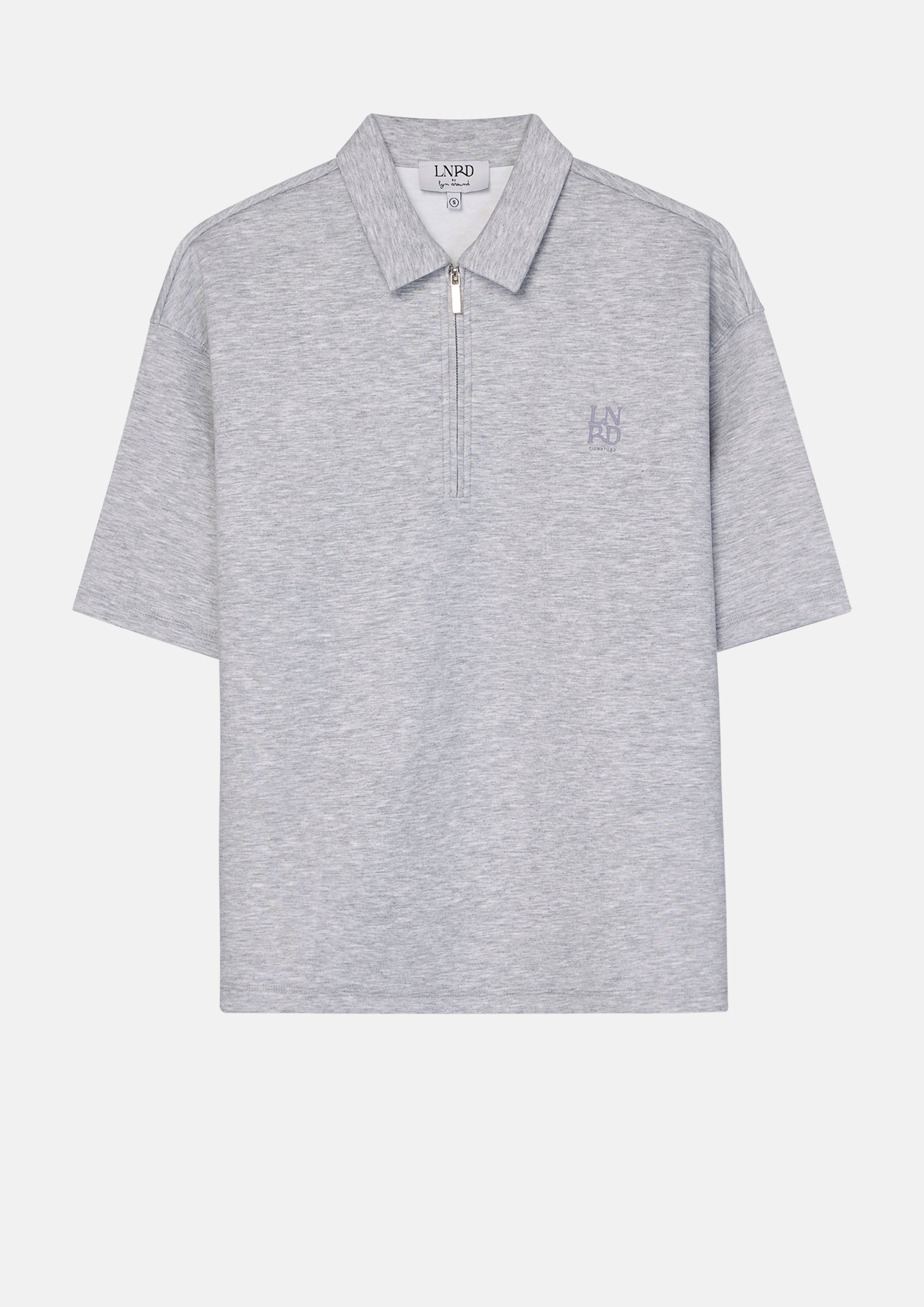เสื้อแขนสั้นแต่งซิปปักโลโก้ คอลเลกชัน LNRD Signature