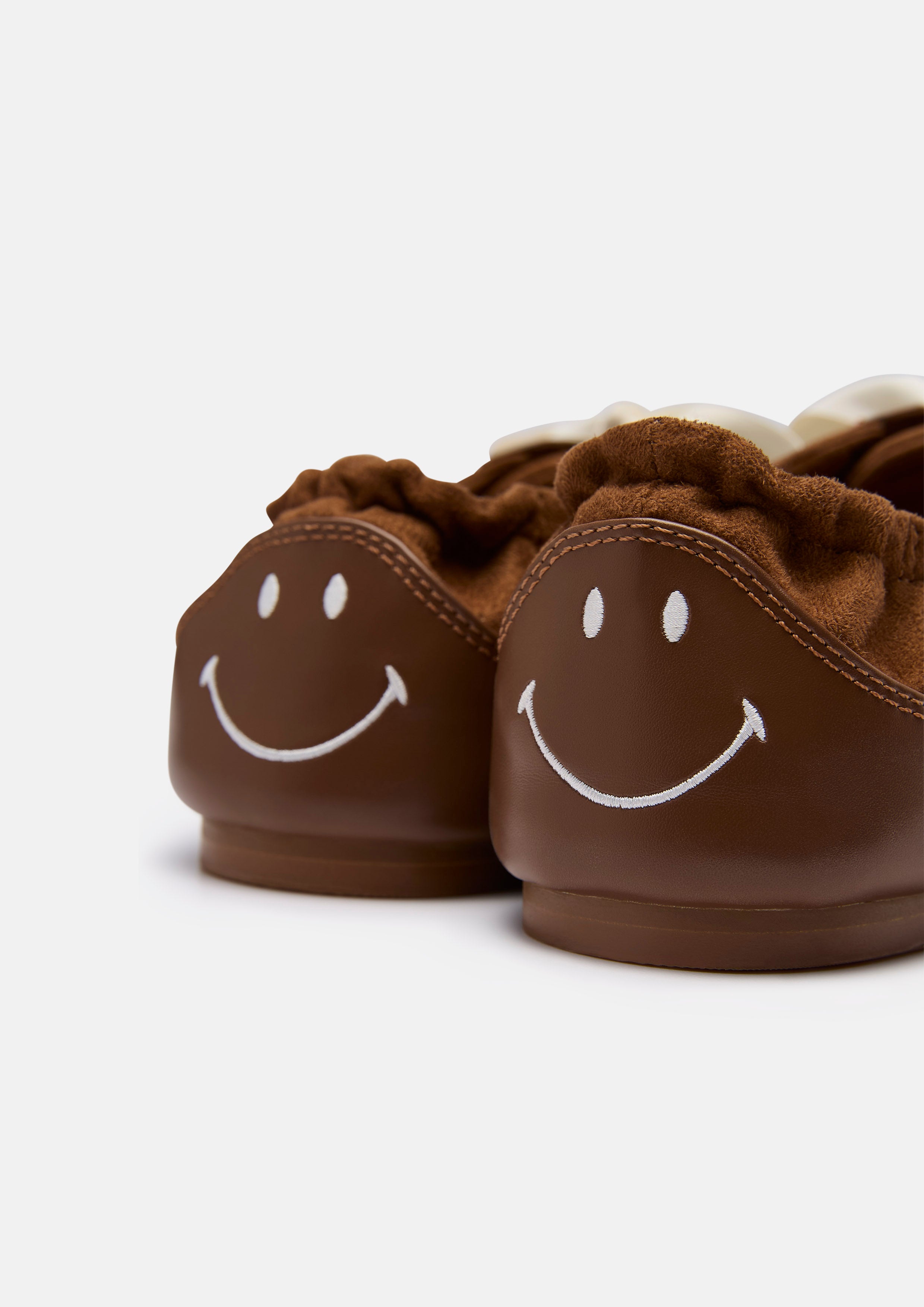 รองเท้าผ้าใบ SMILEY