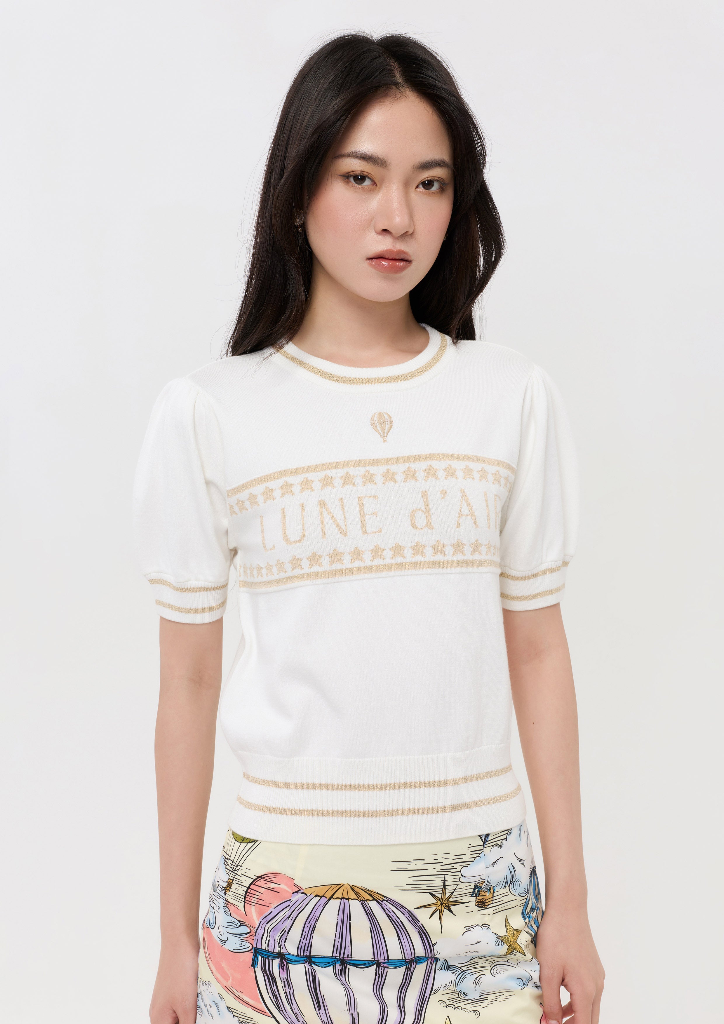 เสื้อนิตแขนสั้นปักลายตัวอักษร คอลเลกชัน Lune d'Air