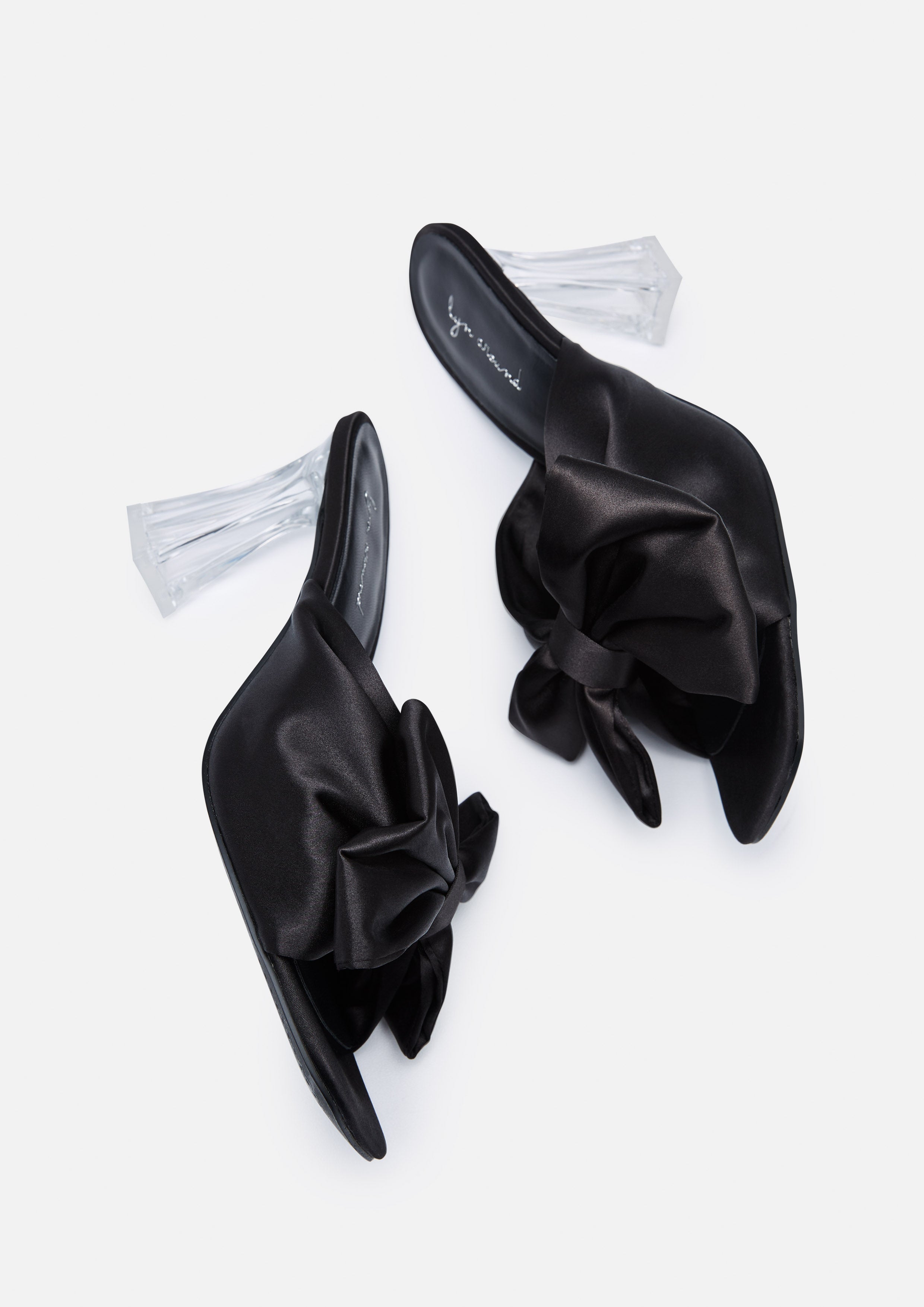 รองเท้าส้นสูงทรงสวม Kierania