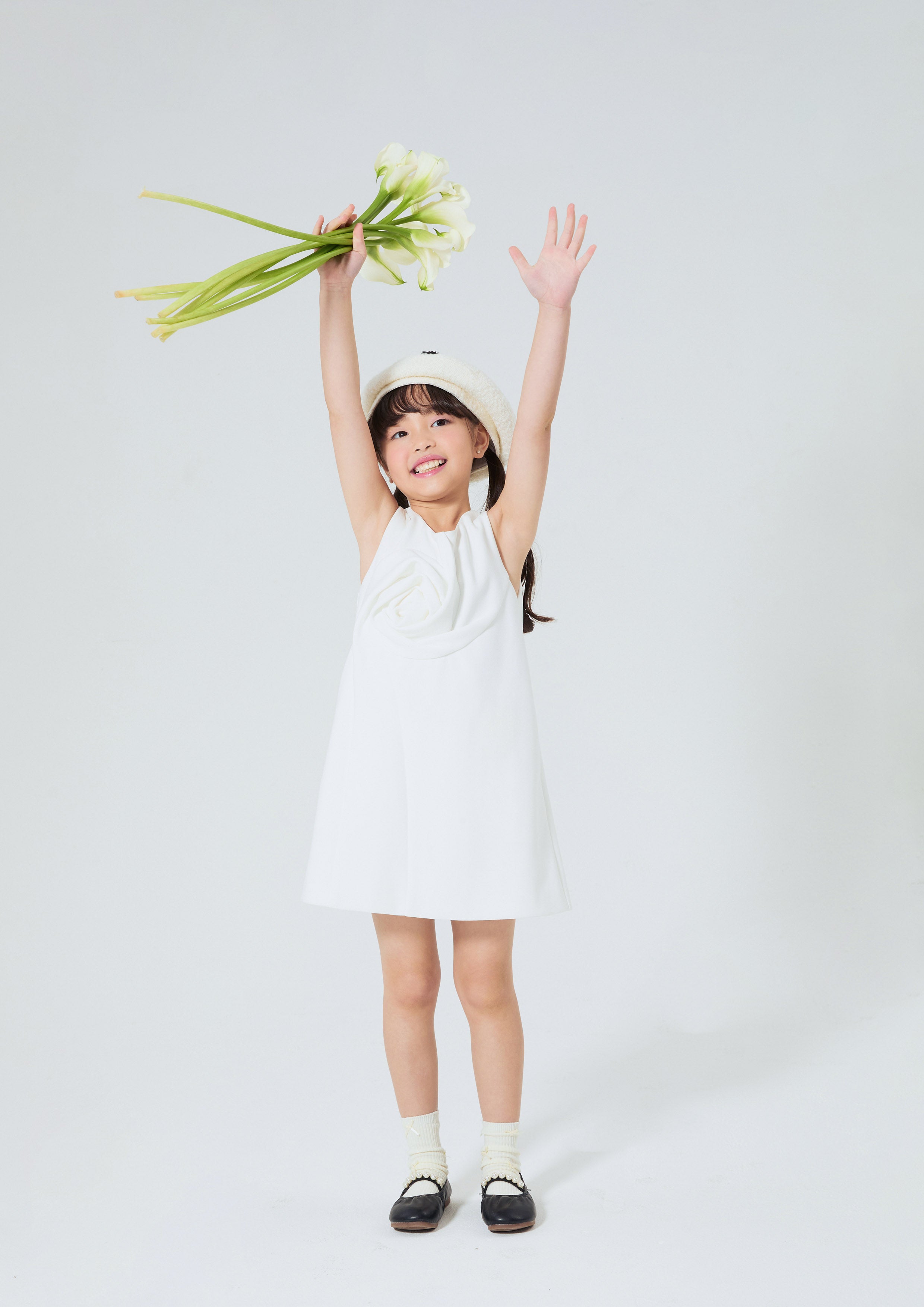 เดรสสั้นแต่งดอกกุหลาบ คอลเลกชัน Reviere