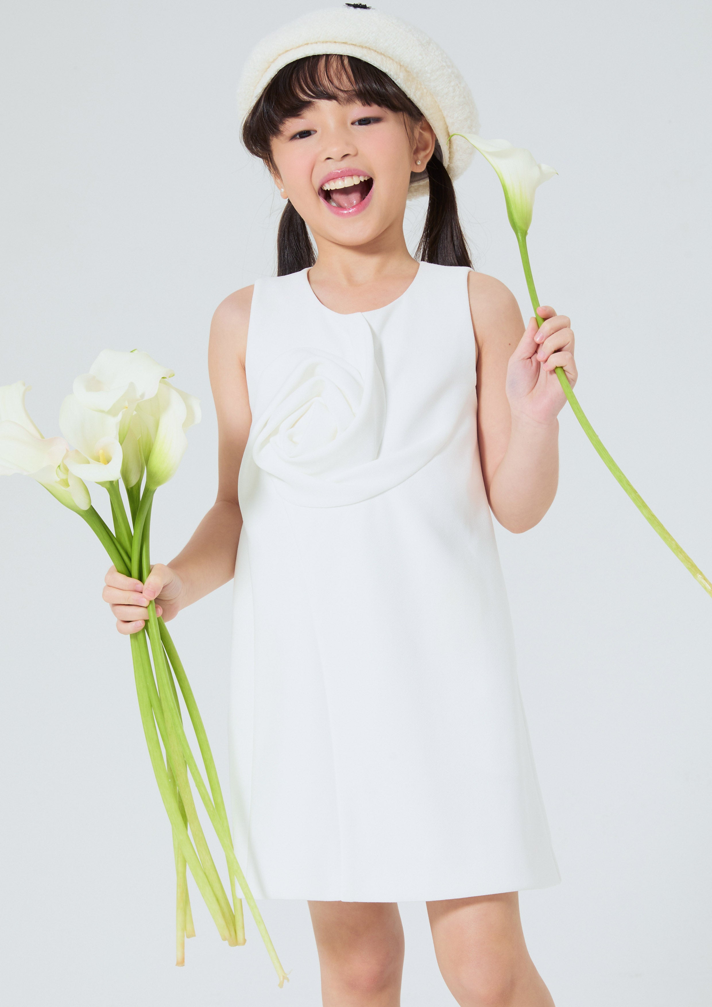 เดรสสั้นแต่งดอกกุหลาบ คอลเลกชัน Reviere