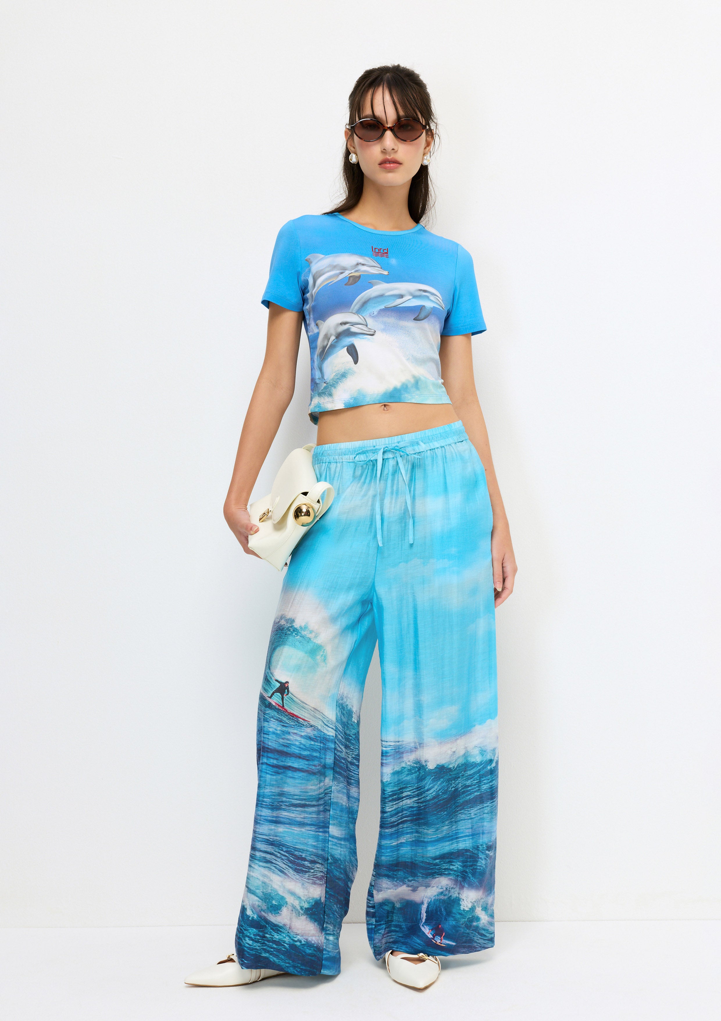 เสื้อยืดครอปพิมพ์ลาย คอลเลกชัน You Deserve a Break