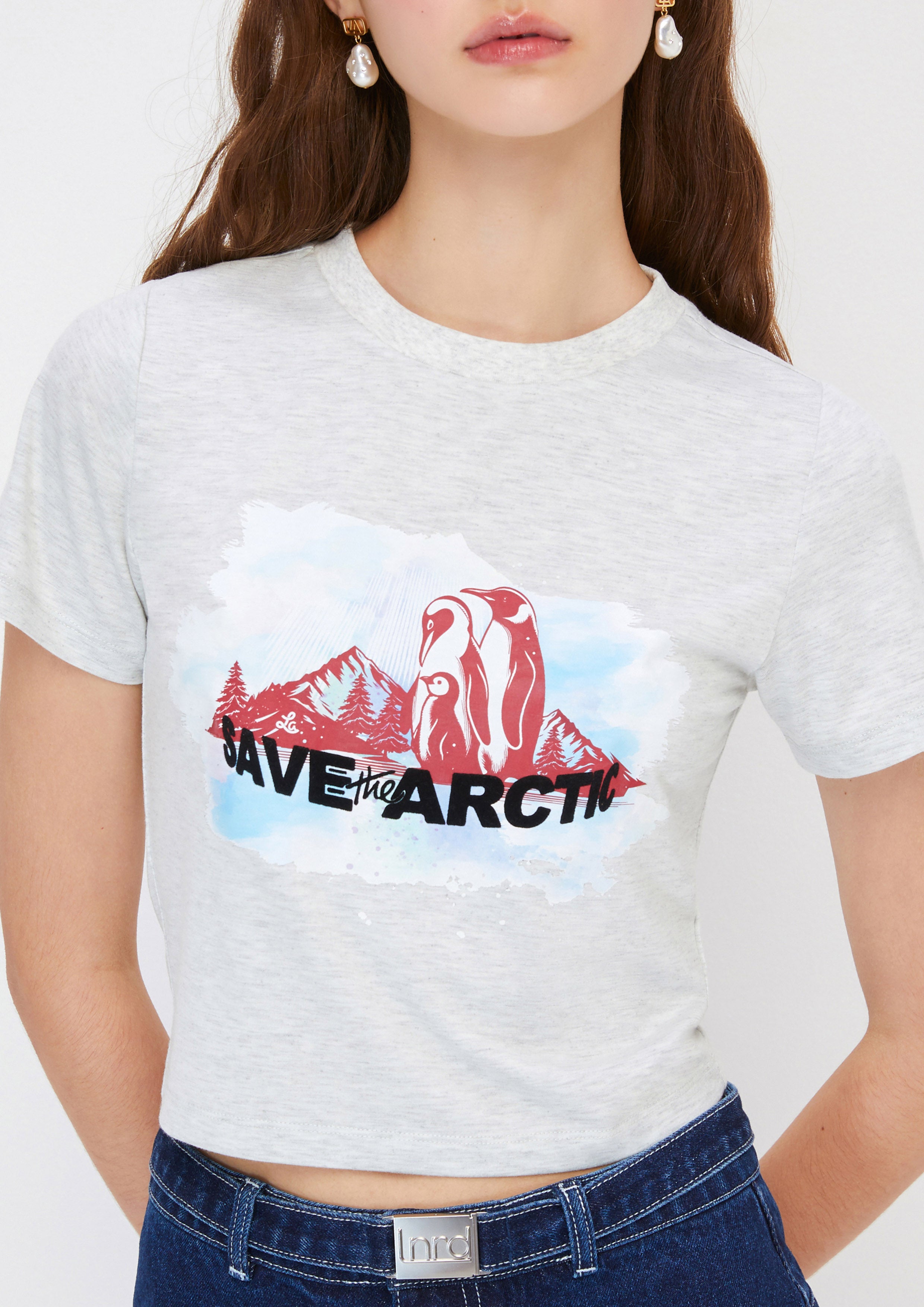 เสื้อยืดครอปแขนสั้นพิมพ์ลาย คอลเลกชัน Artic Noir
