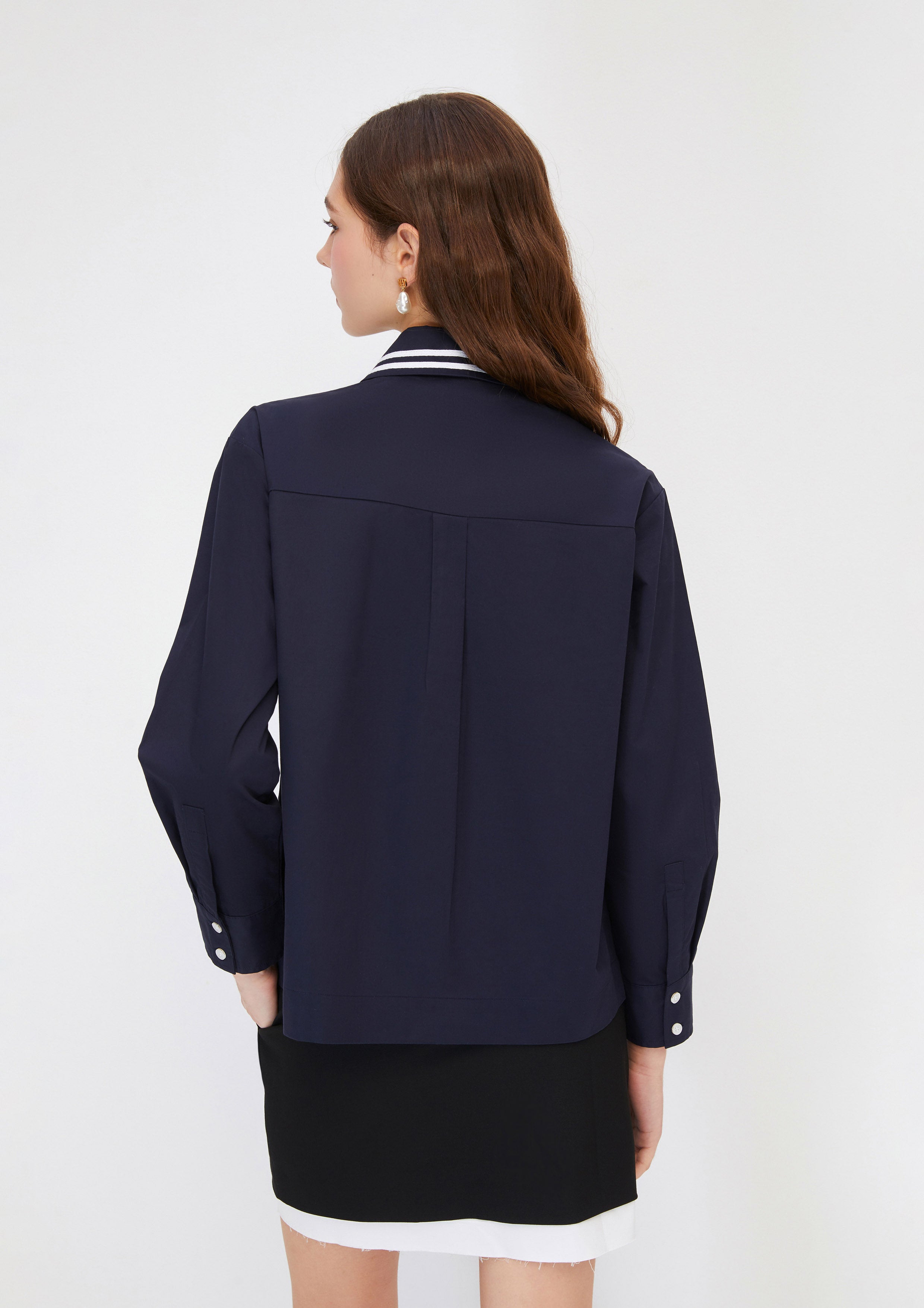 เสื้อเชิ้ตติดกระดุมแขนยาว คอลเลกชัน You Deserve a Break