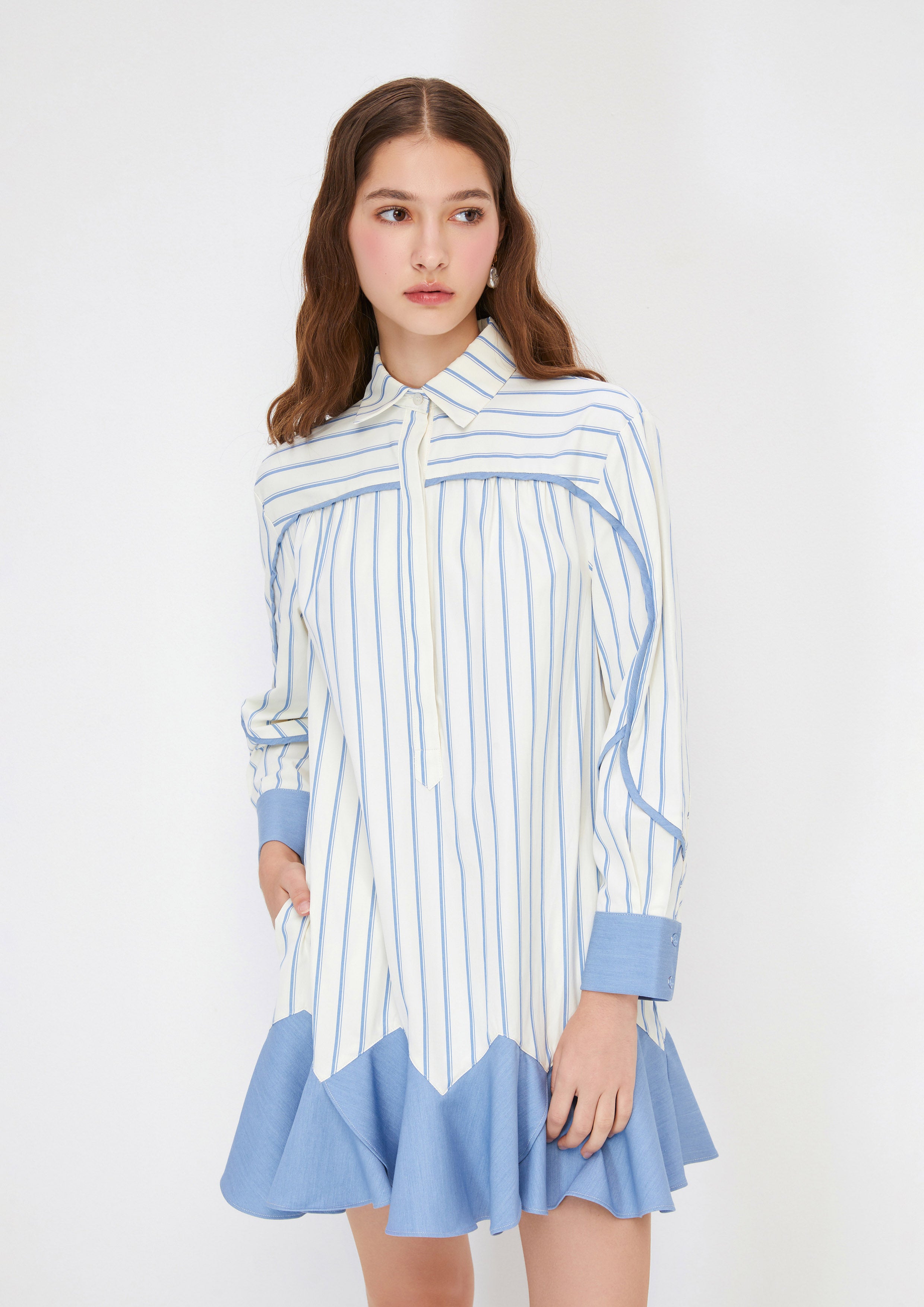 เดรสสั้นลายทางกระโปรงแต่งระบาย คอลเลกชัน Crystaline