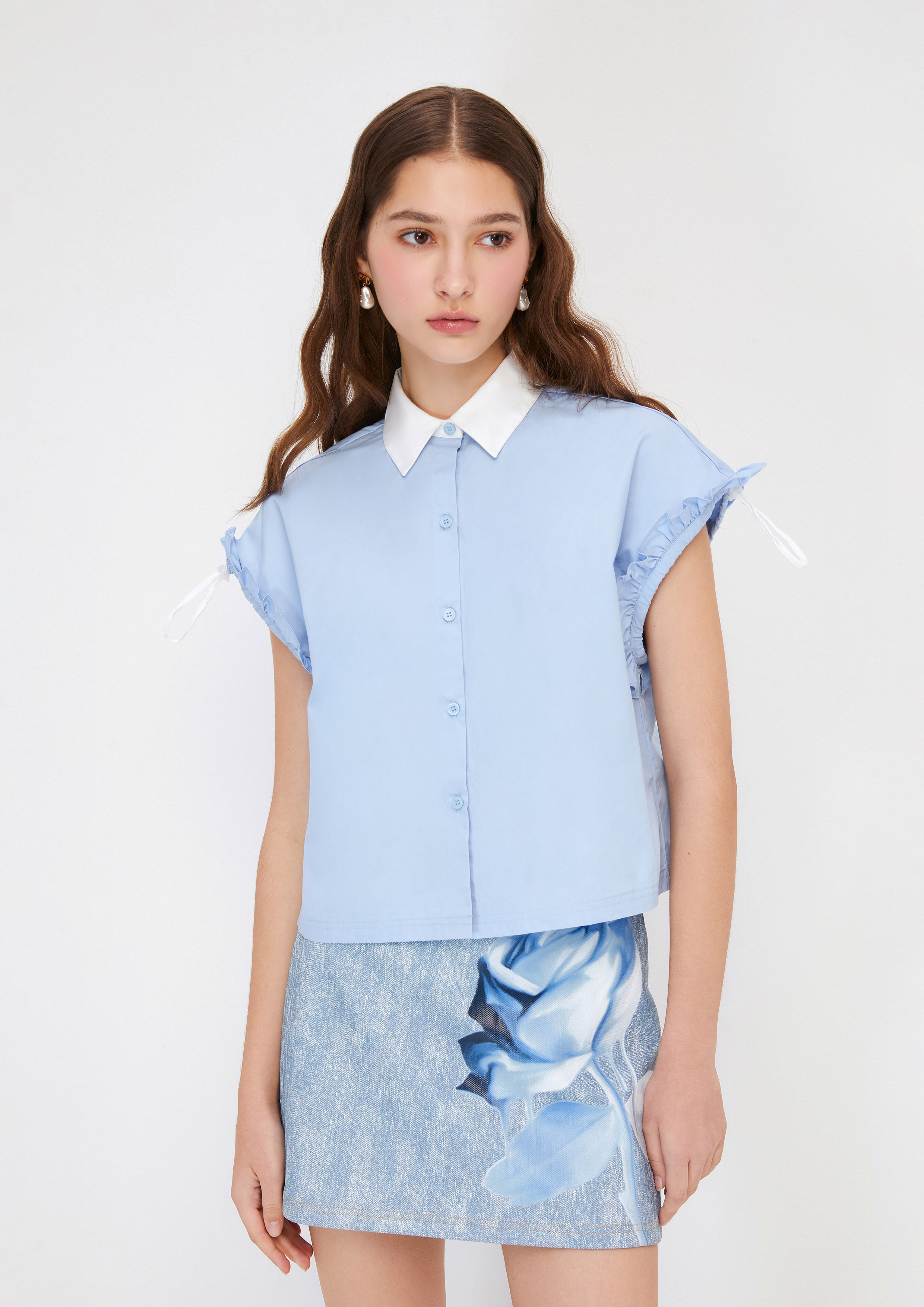 เสื้อแขนกุดแต่งระบาย คอลเลกชัน Crystaline