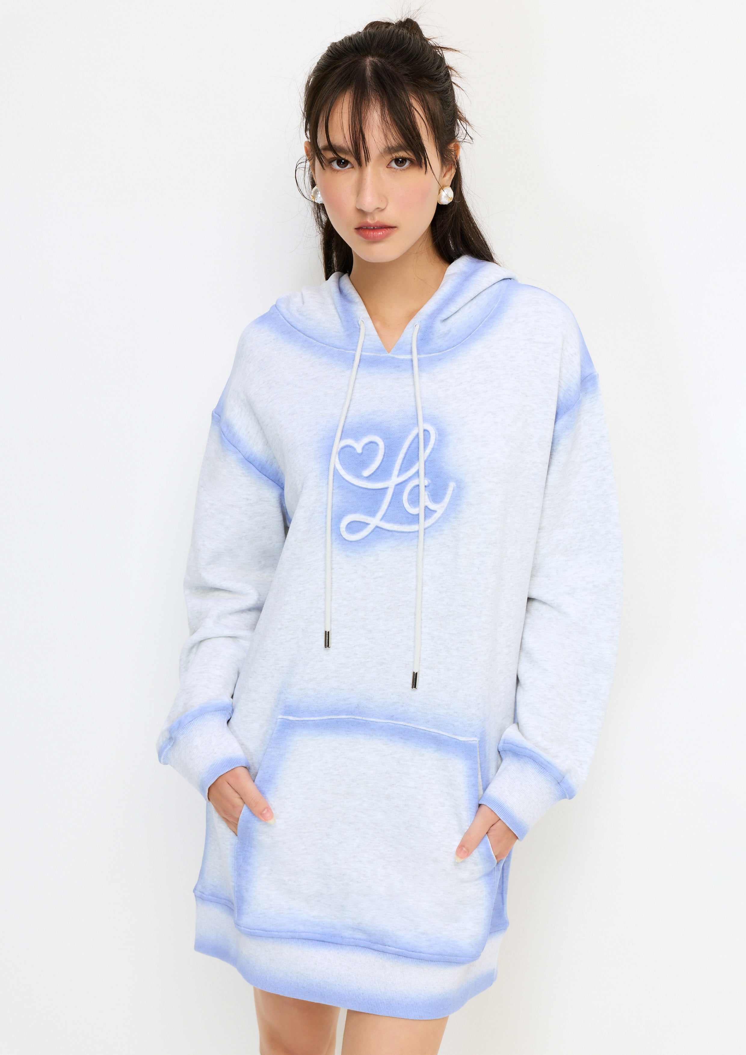 เดรสสั้นออมเบรแต่งฮู้ด คอลเลกชัน Melting Bloom