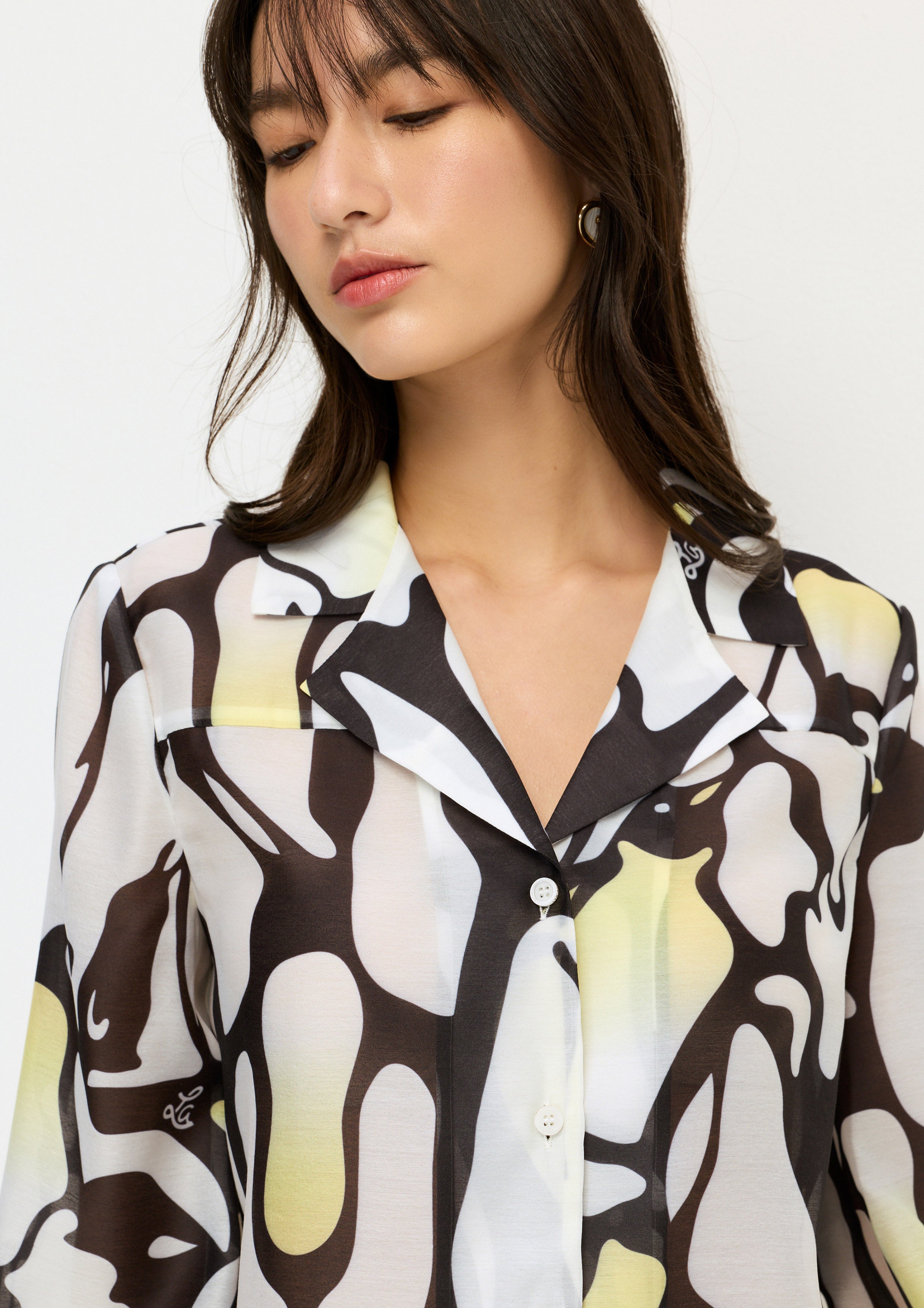 เสื้อเชิ้ตครอปพิมพ์ลาย คอลเลกชัน Artic Noir