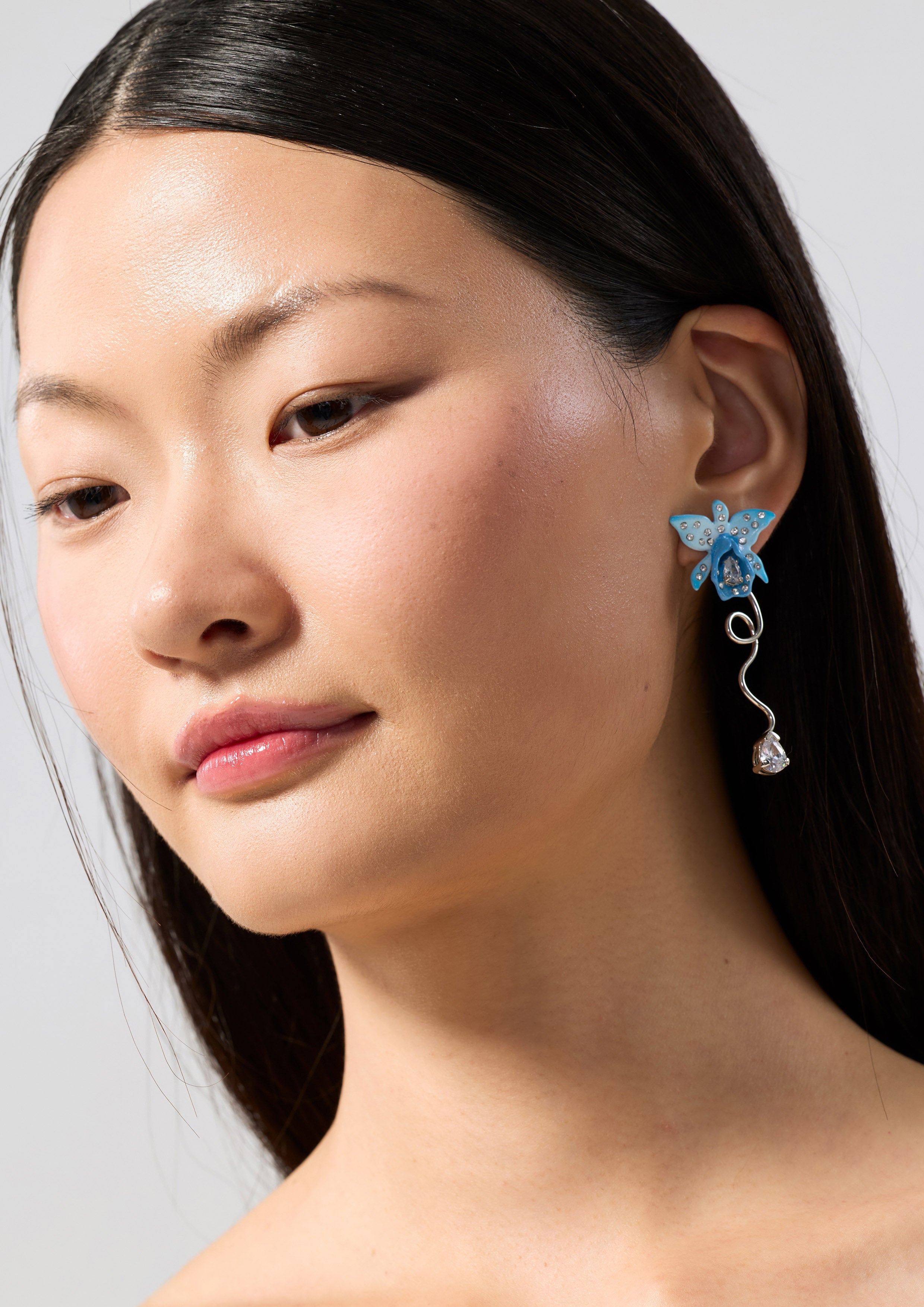 Heartbloom Drift Earrings