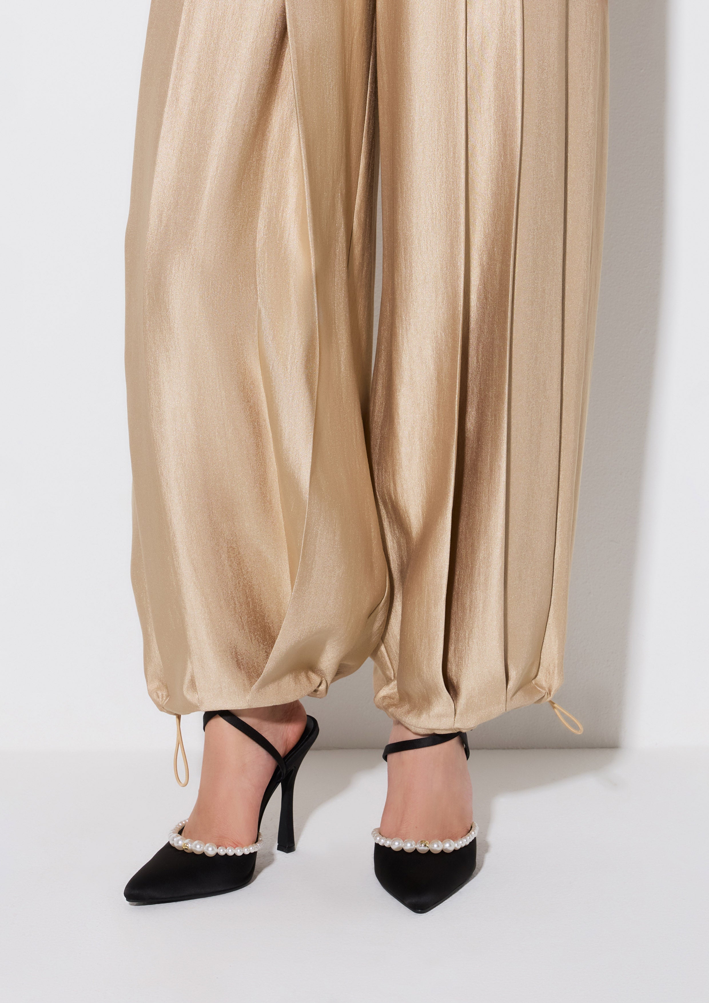 กางเกงขายาวผ้าซาตินจับจีบ คอลเลกชัน Weekender