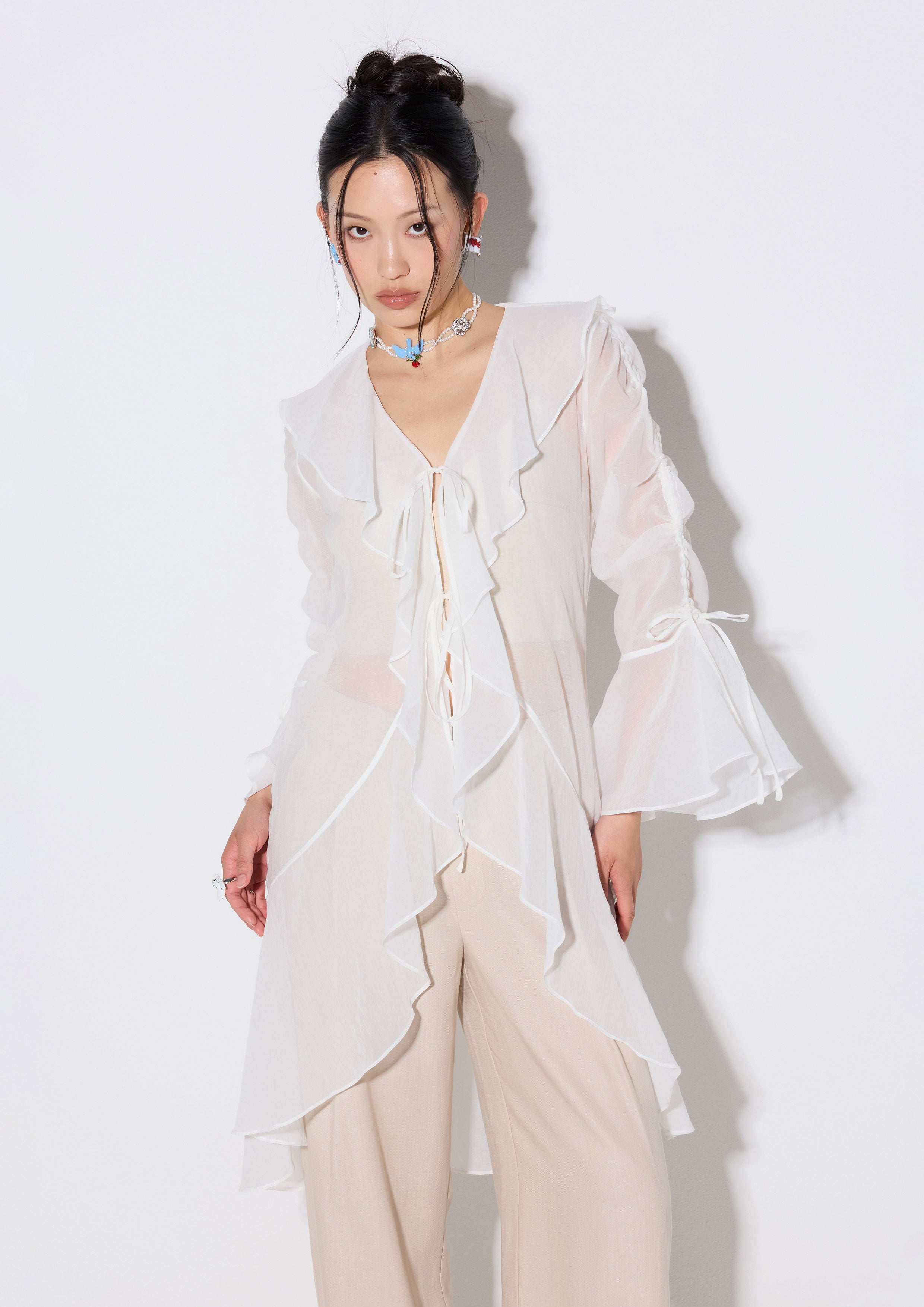 เดรสสั้นแขนยาวแต่งผ้ารัฟเฟิล คอลเลกชัน Weekender