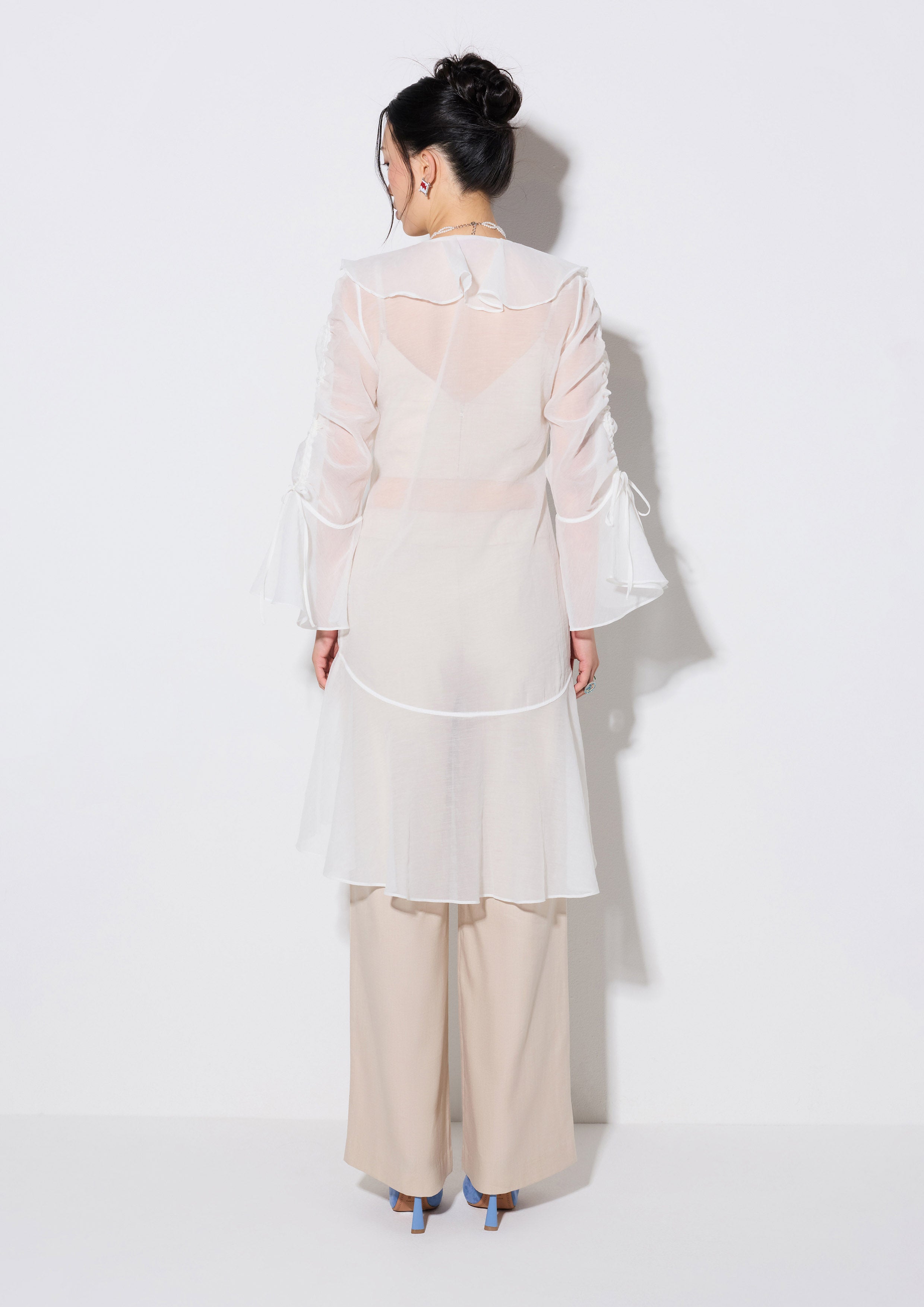 เดรสสั้นแขนยาวแต่งผ้ารัฟเฟิล คอลเลกชัน Weekender