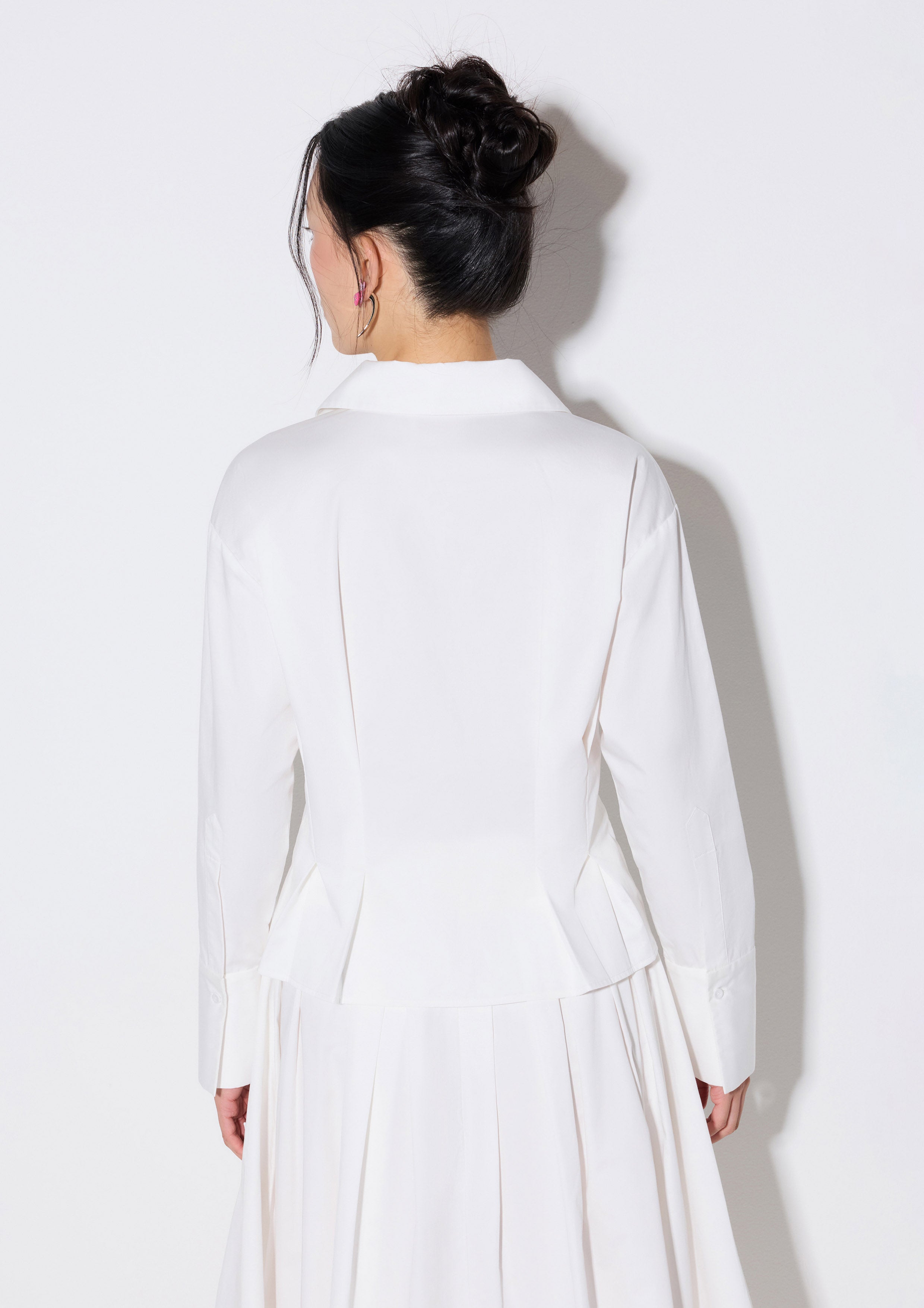 เสื้อเชิ้ตแขนยาวแต่งดอกไม้ คอลเลกชัน Weekender