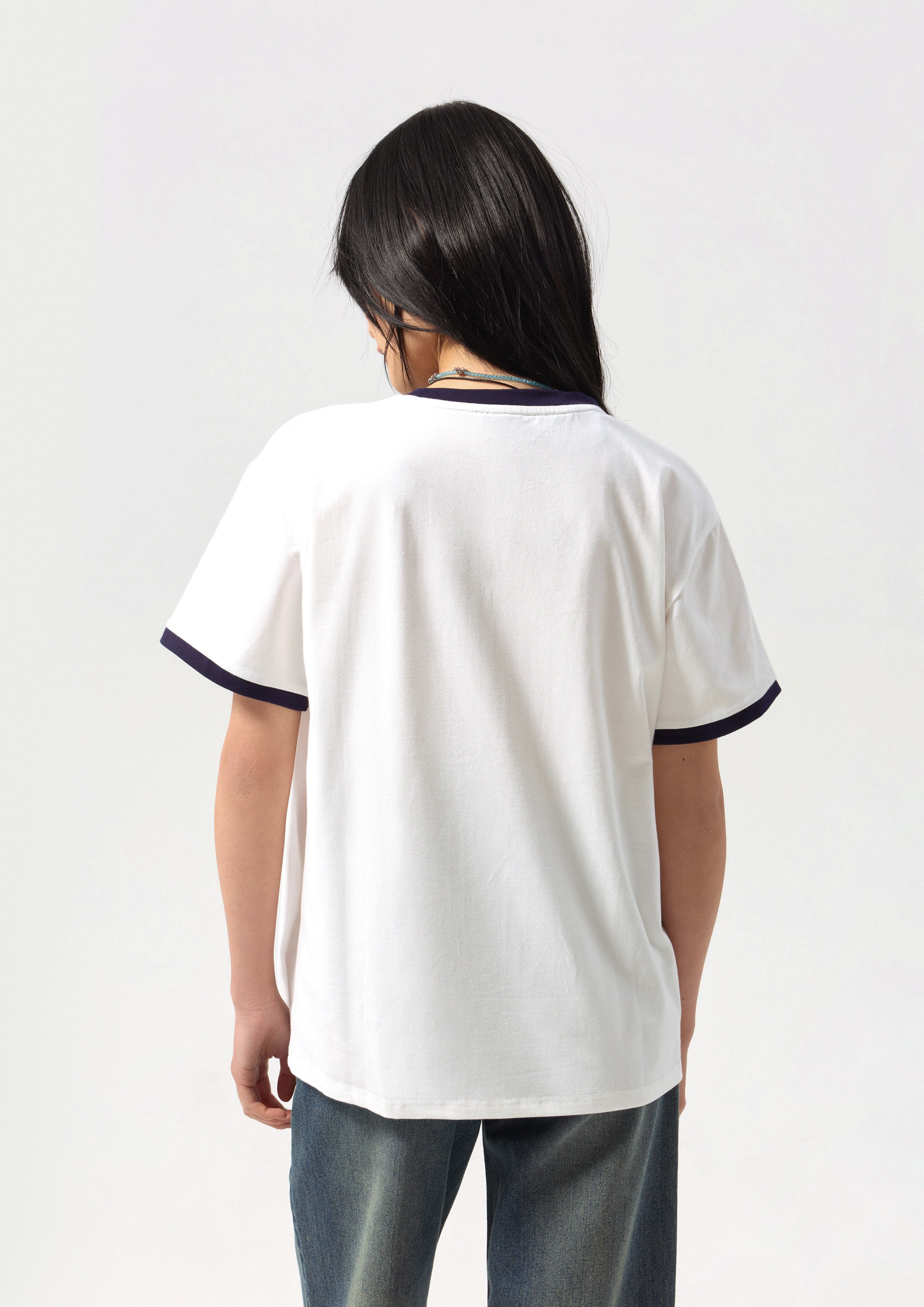 เสื้อยืดแขนสั้นพิมพ์ลายขอบสีคอนทราสต์ คอลเลกชัน Califonia Yacht Club