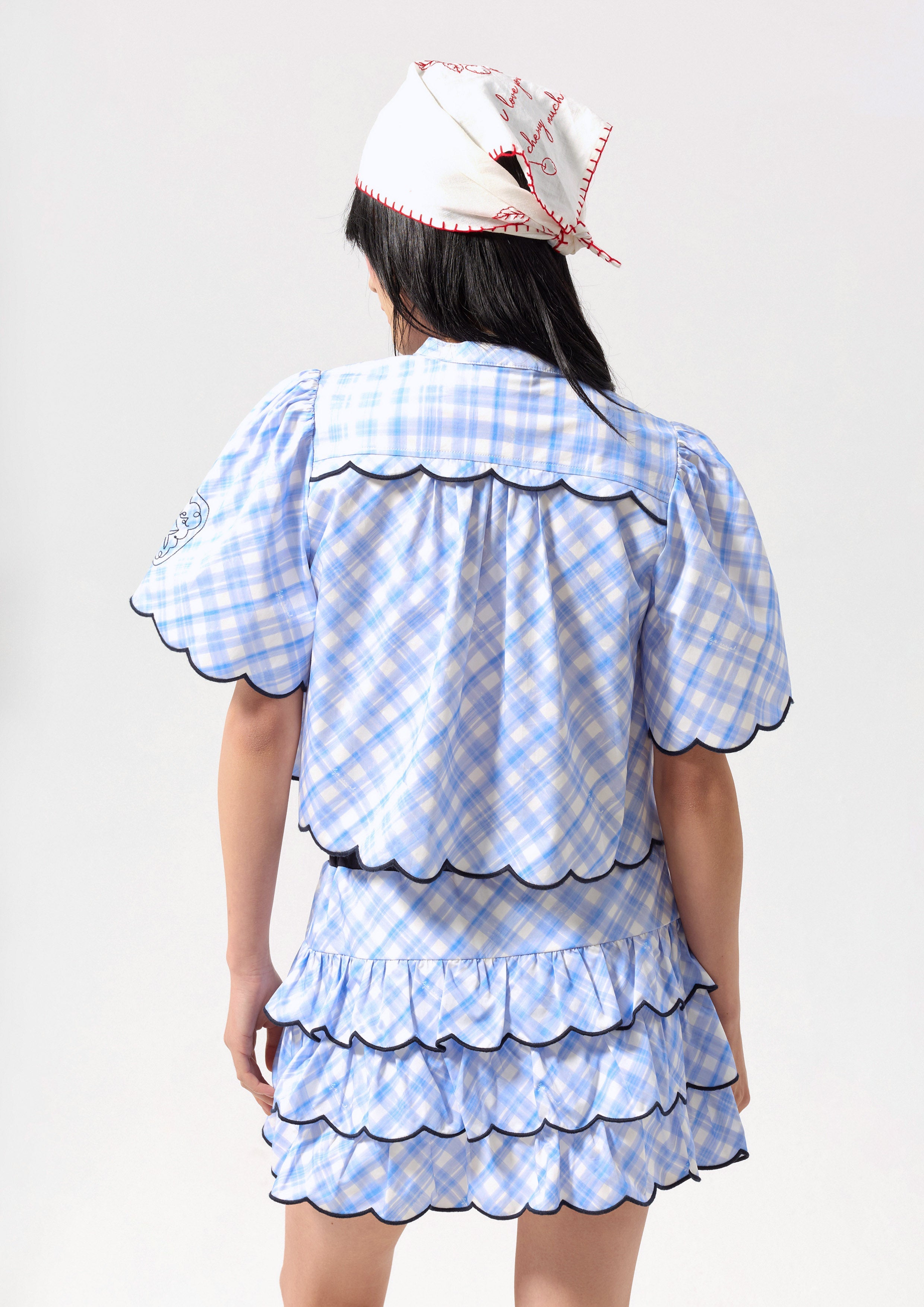 เสื้อเบลาส์ครอปลายตารางกิงแฮมขอบลอน คอลเลกชัน Chasing the Sun