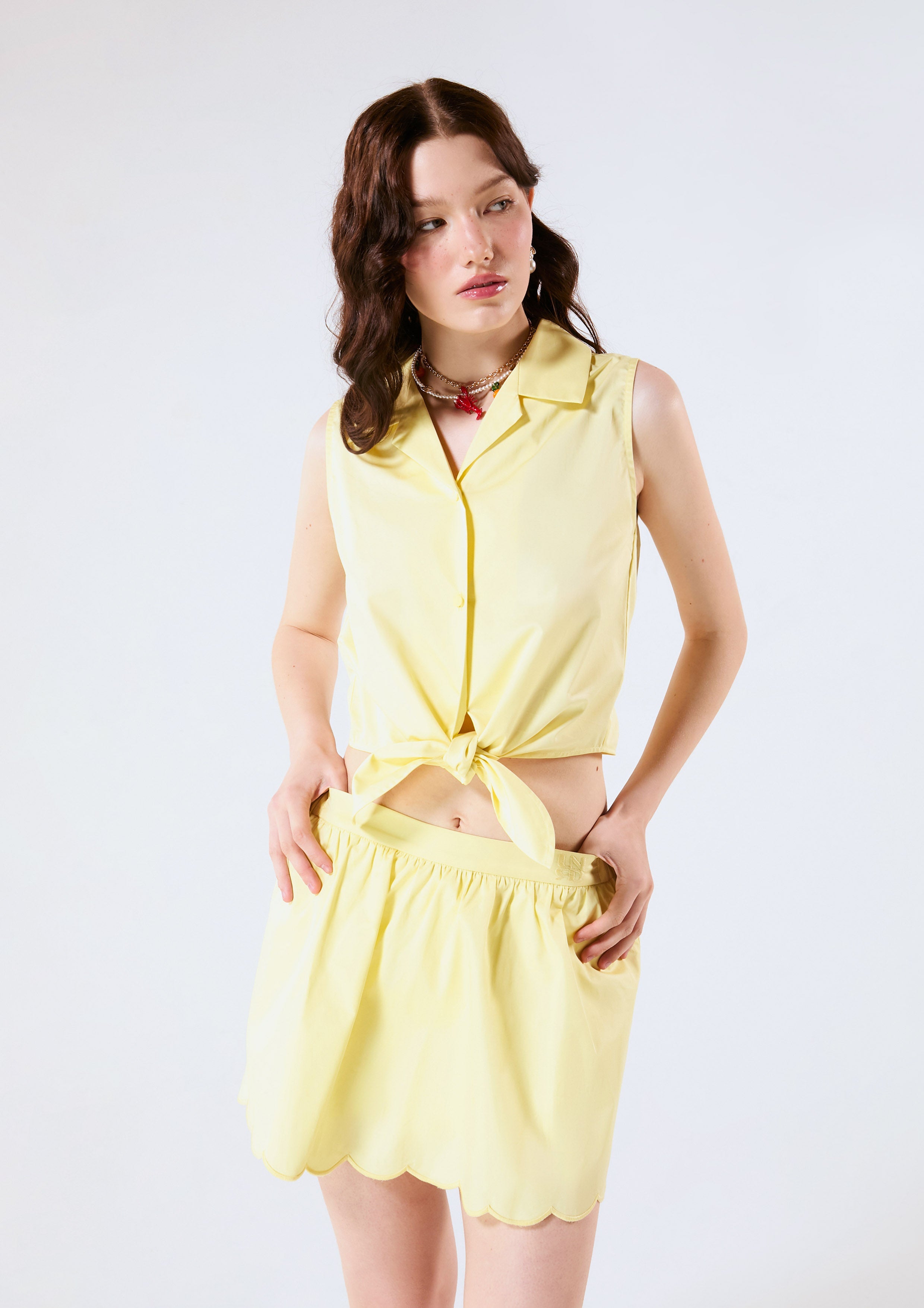 เซ็ทเสื้อแขนกุดชายเสื้อผูกและกางเกงขาสั้น คอลเลกชัน Chasing the Sun