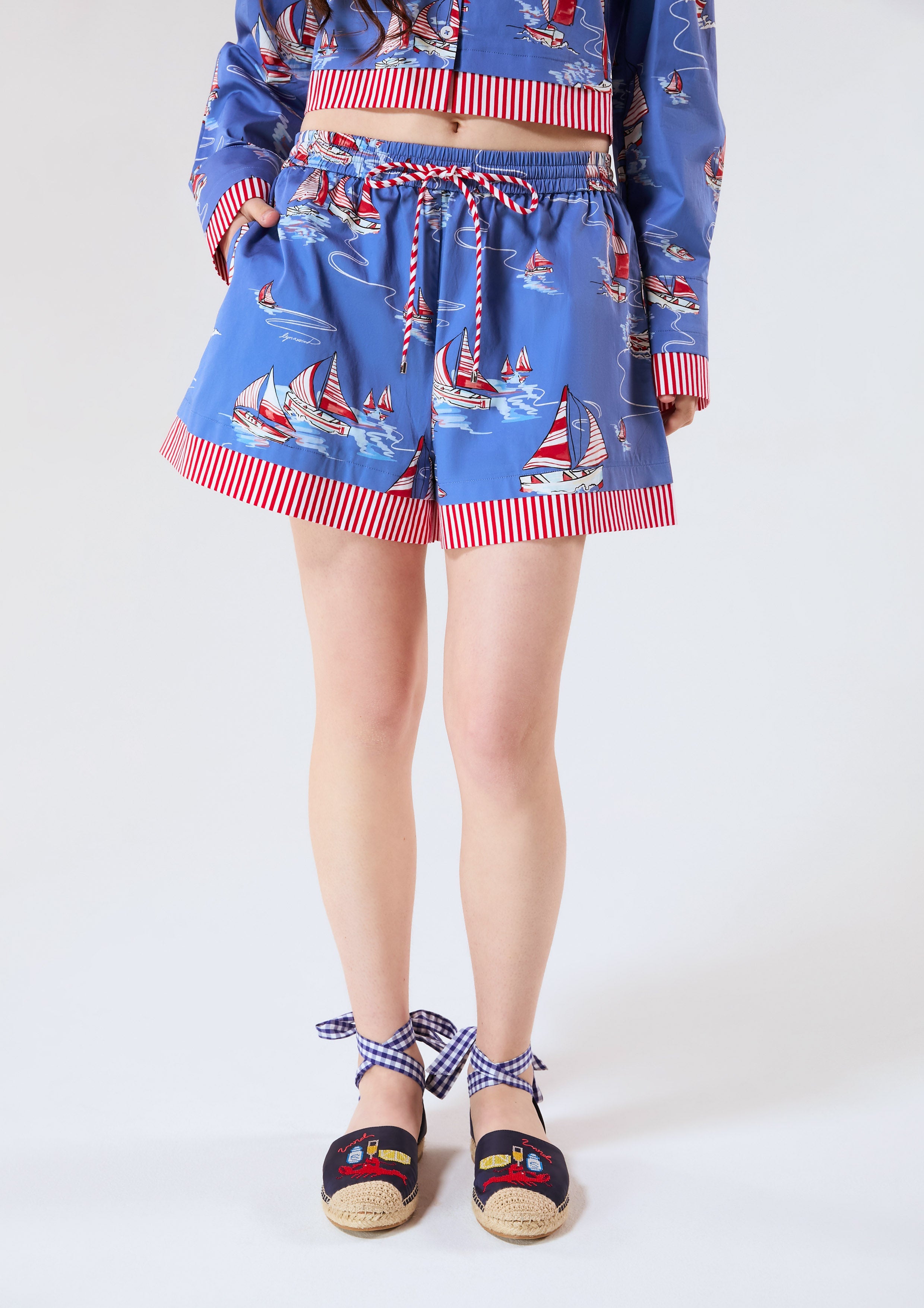 กางเกงขาสั้นพิมพ์ลายเรือใบ คอลเลกชัน Califonia Yacht Club