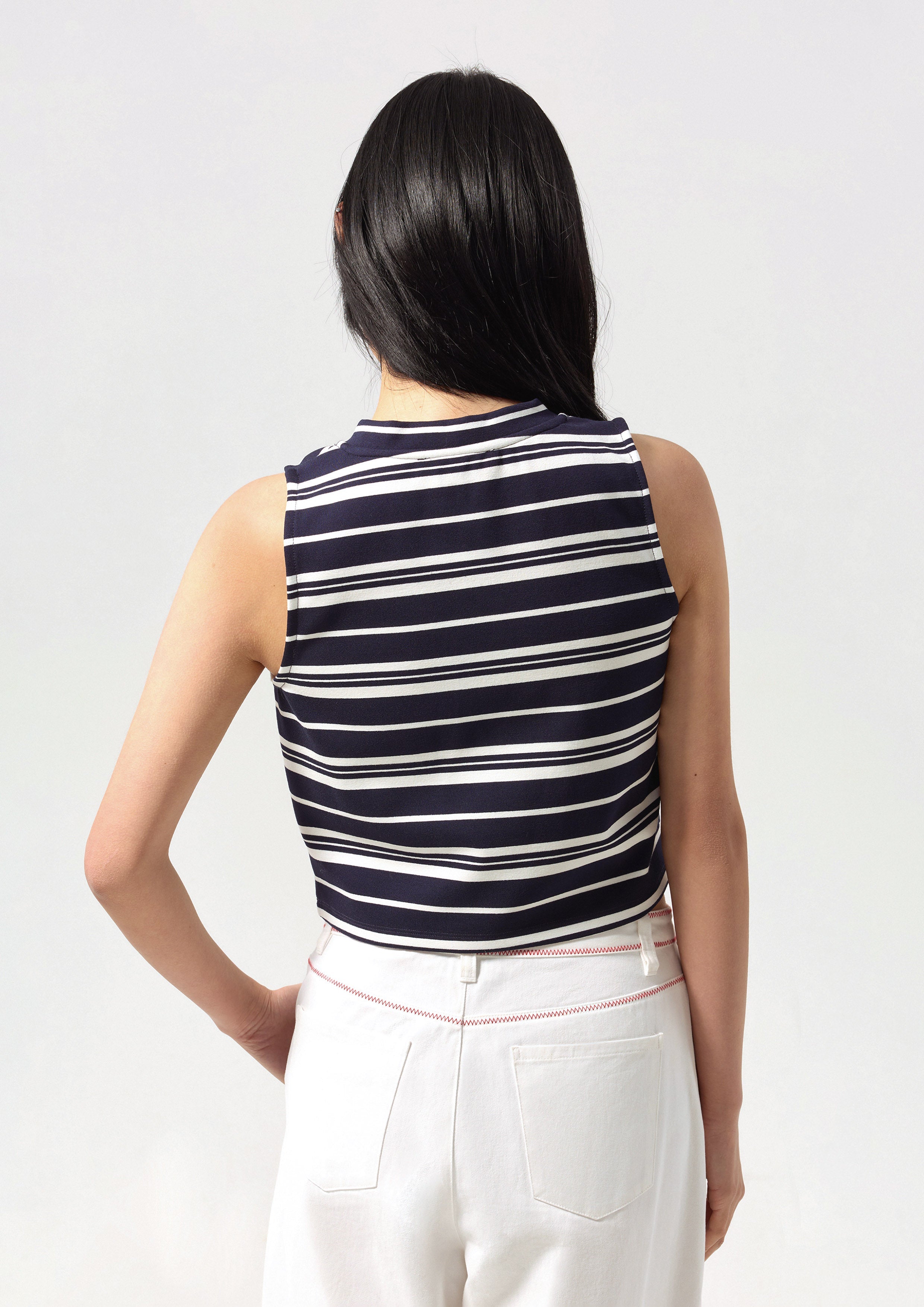 เสื้อครอปแขนกุดลายทาง คอลเลกชัน Califonia Yacht Club