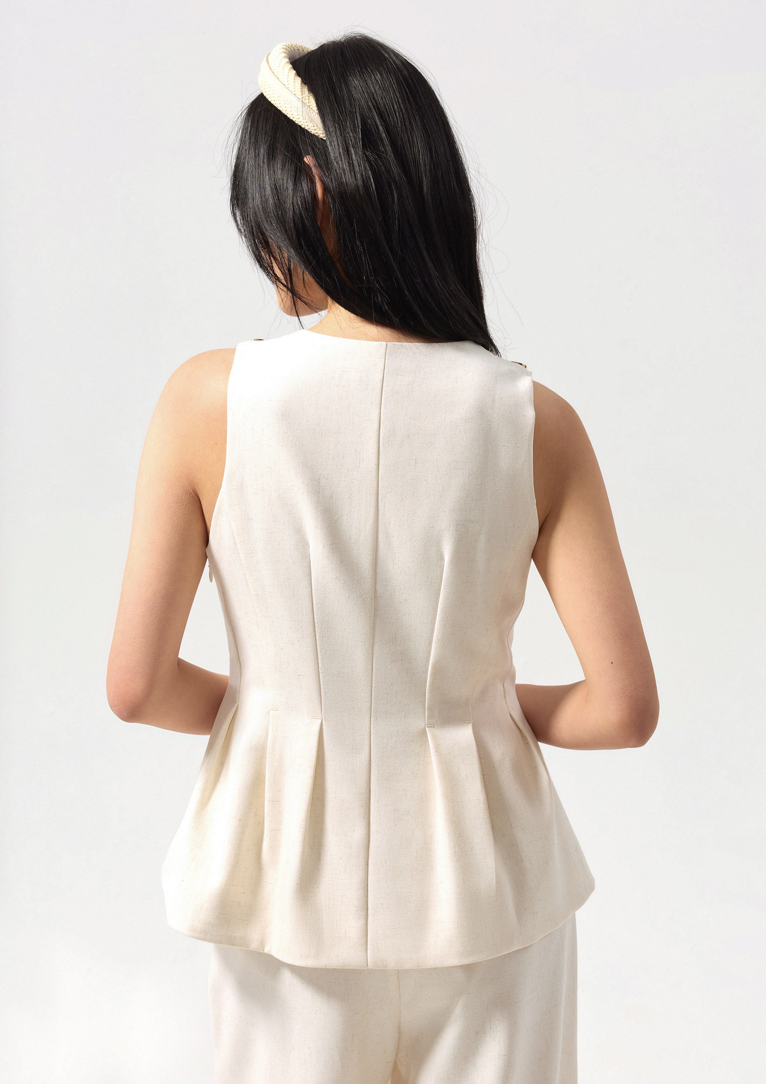 เสื้อคอวีชายเสื้อระบาย คอลเลกชัน Califonia Yacht Club