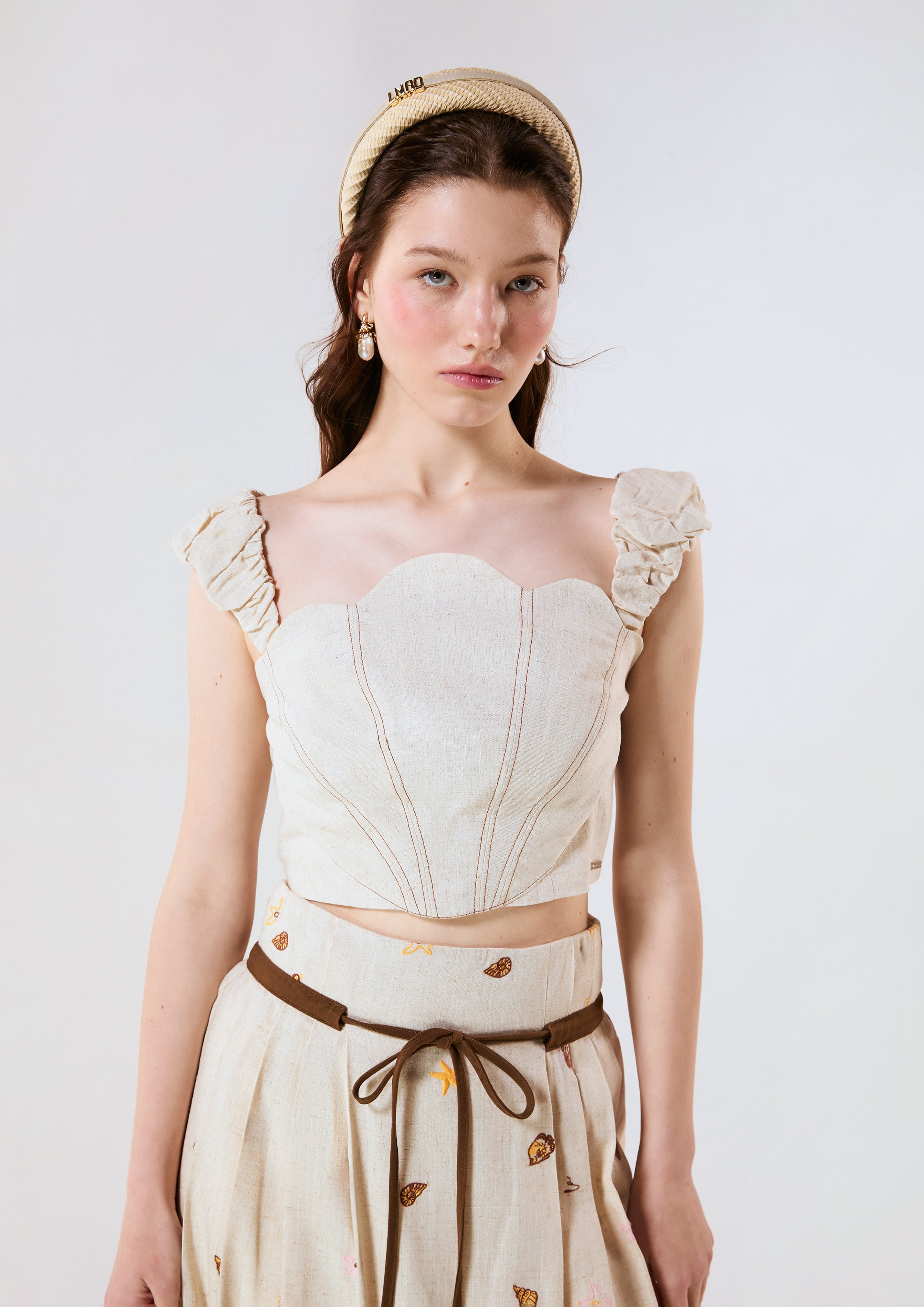 เสื้อครอปสายเสื้อจับย่น คอลเลกชัน Chasing the Sea