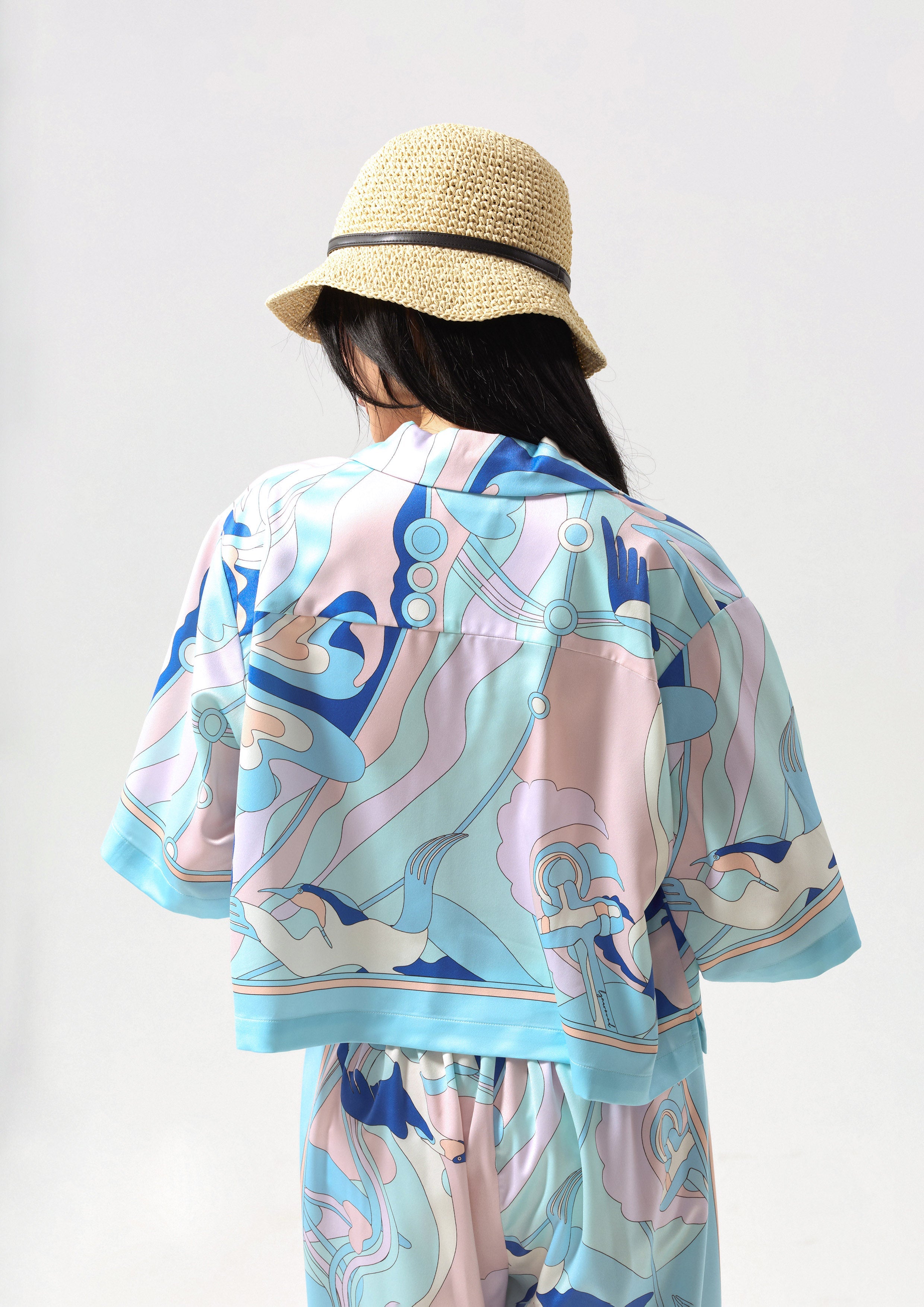 เสื้อเชิ้ตครอปซาตินพิมพ์ลายเรือใบ คอลเลกชัน Califonia Yacht Club