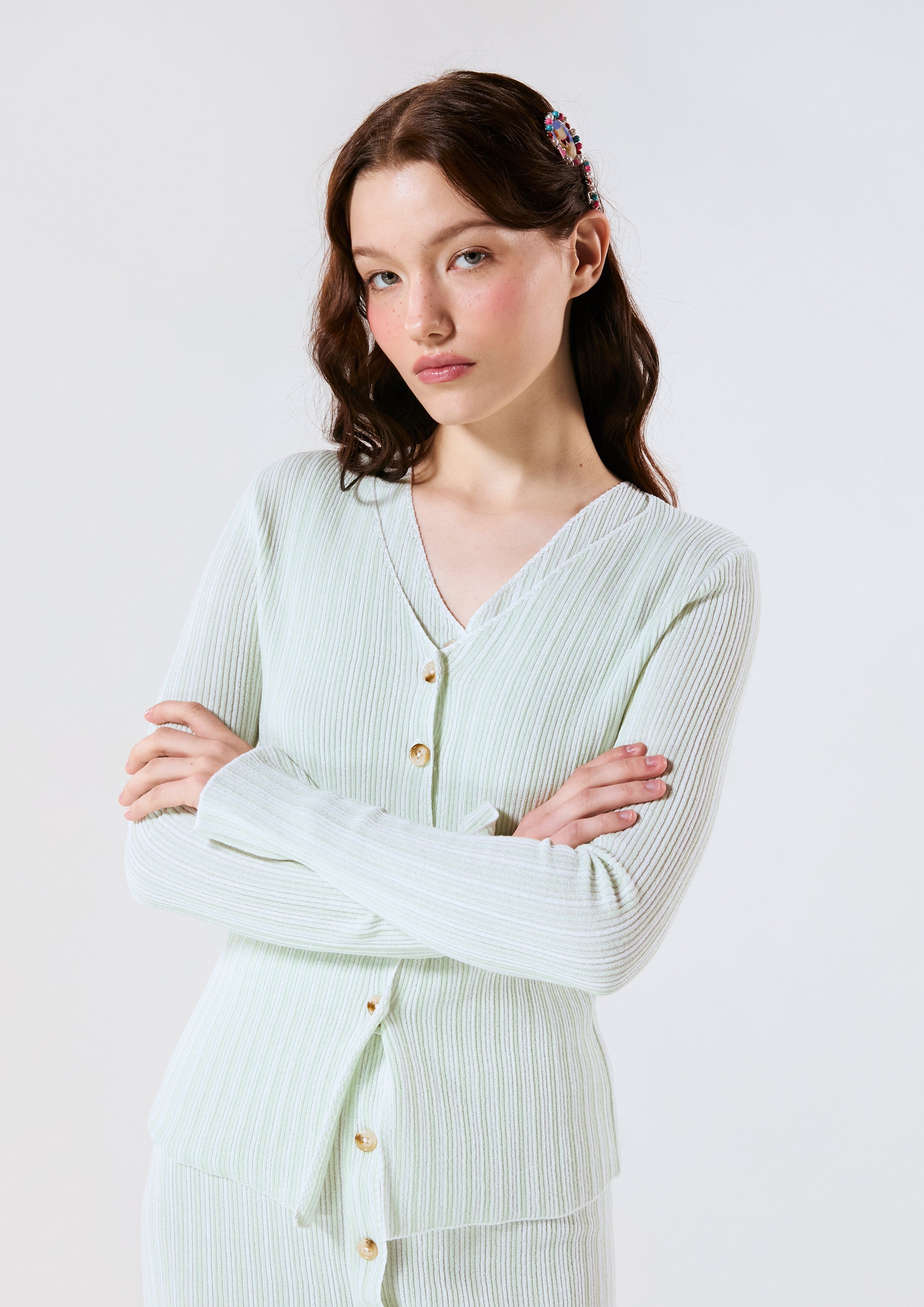 เสื้อคาร์ดิแกนแขนยาวทรงสลิม คอลเลกชัน Chasing the Sea