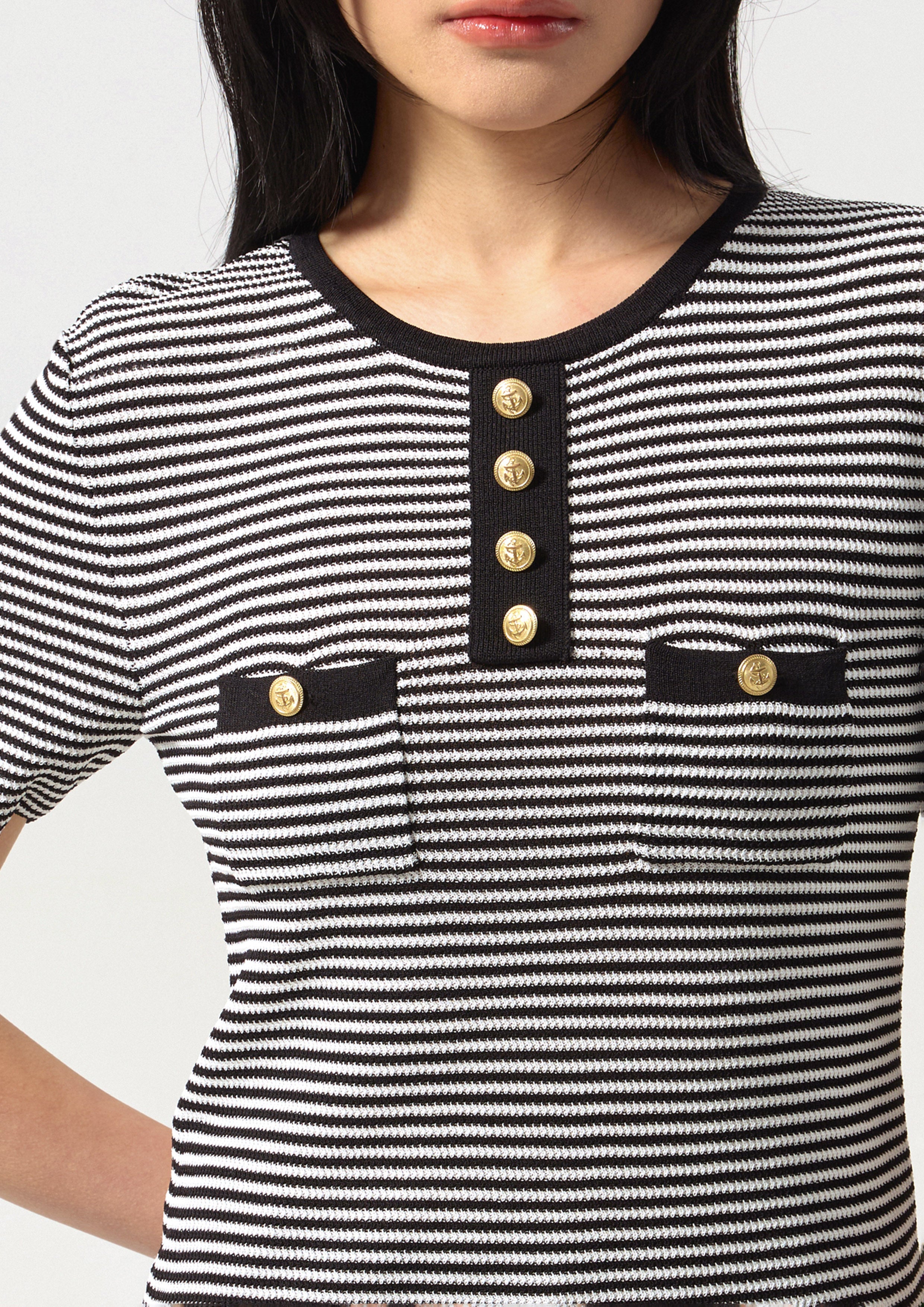 เสื้อยืดแขนสั้นผ้านิตแต่งกระดุม คอลเลกชัน California Calling