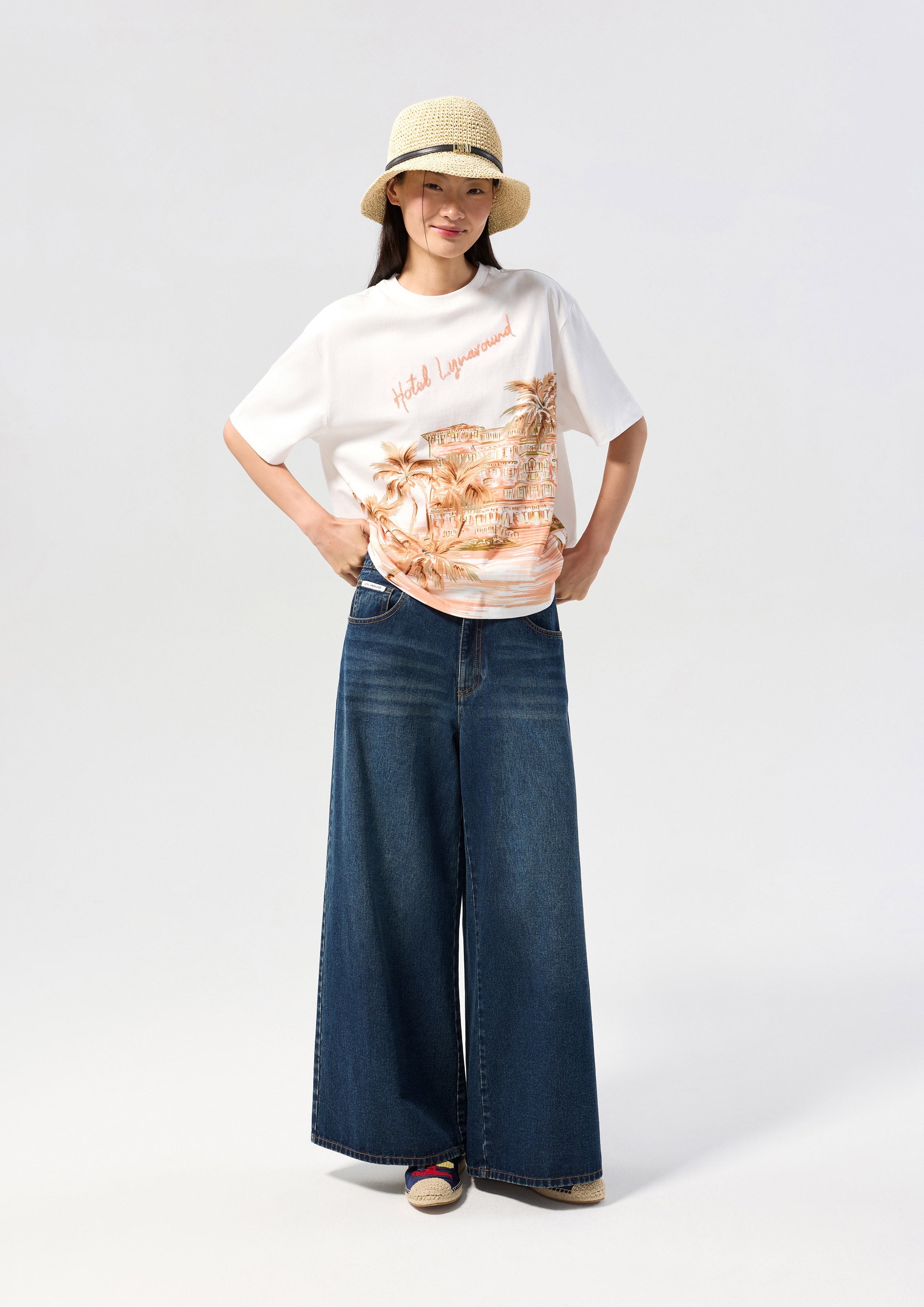 เสื้อยืดแขนสั้นพิมพ์ลายปักโลโก้ คอลเลกชัน Palm Spring