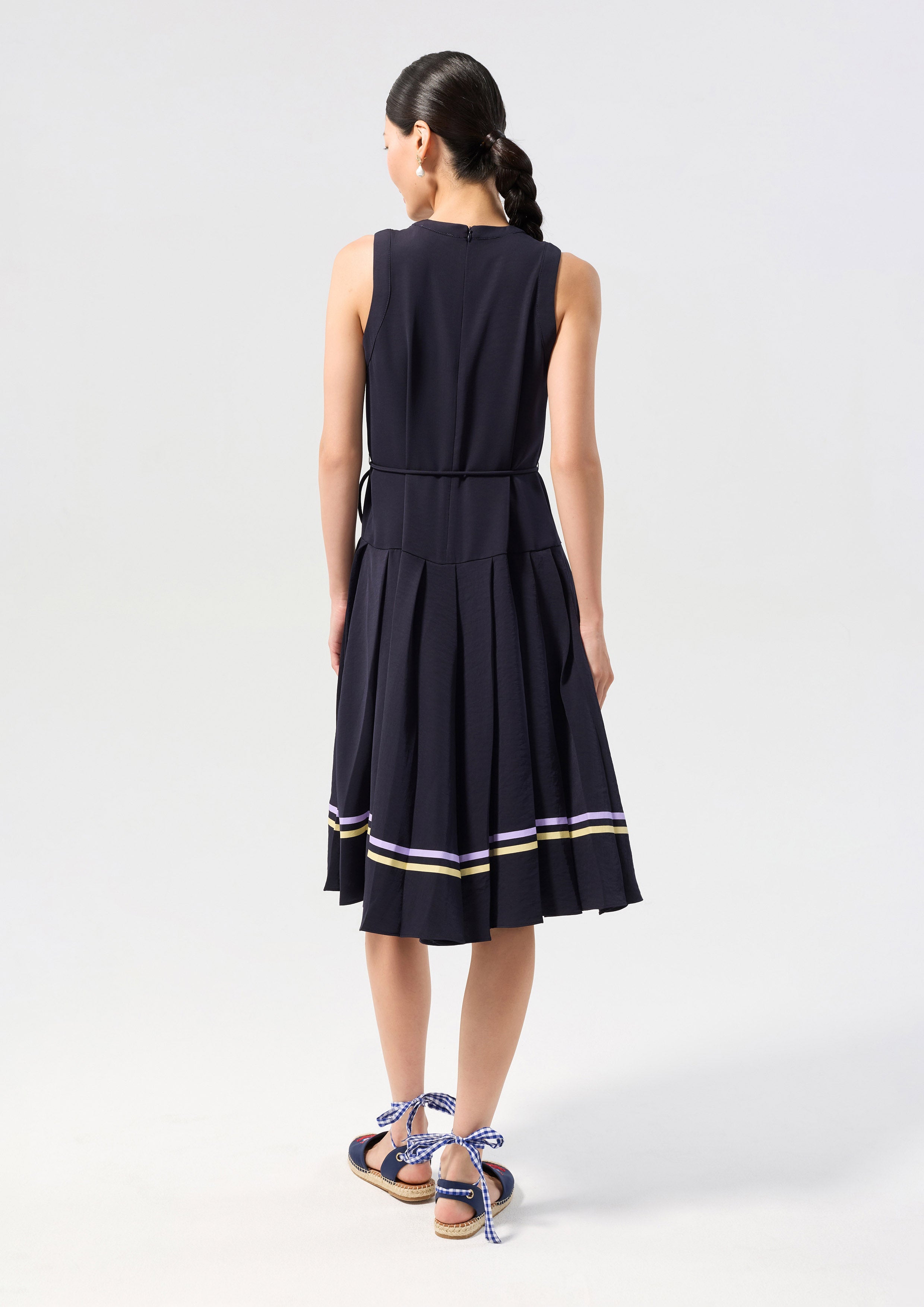 เดรสคลุมเข่าพิมพ์ลายกระโปรงอัดพลีท คอลเลกชัน Palm Spring