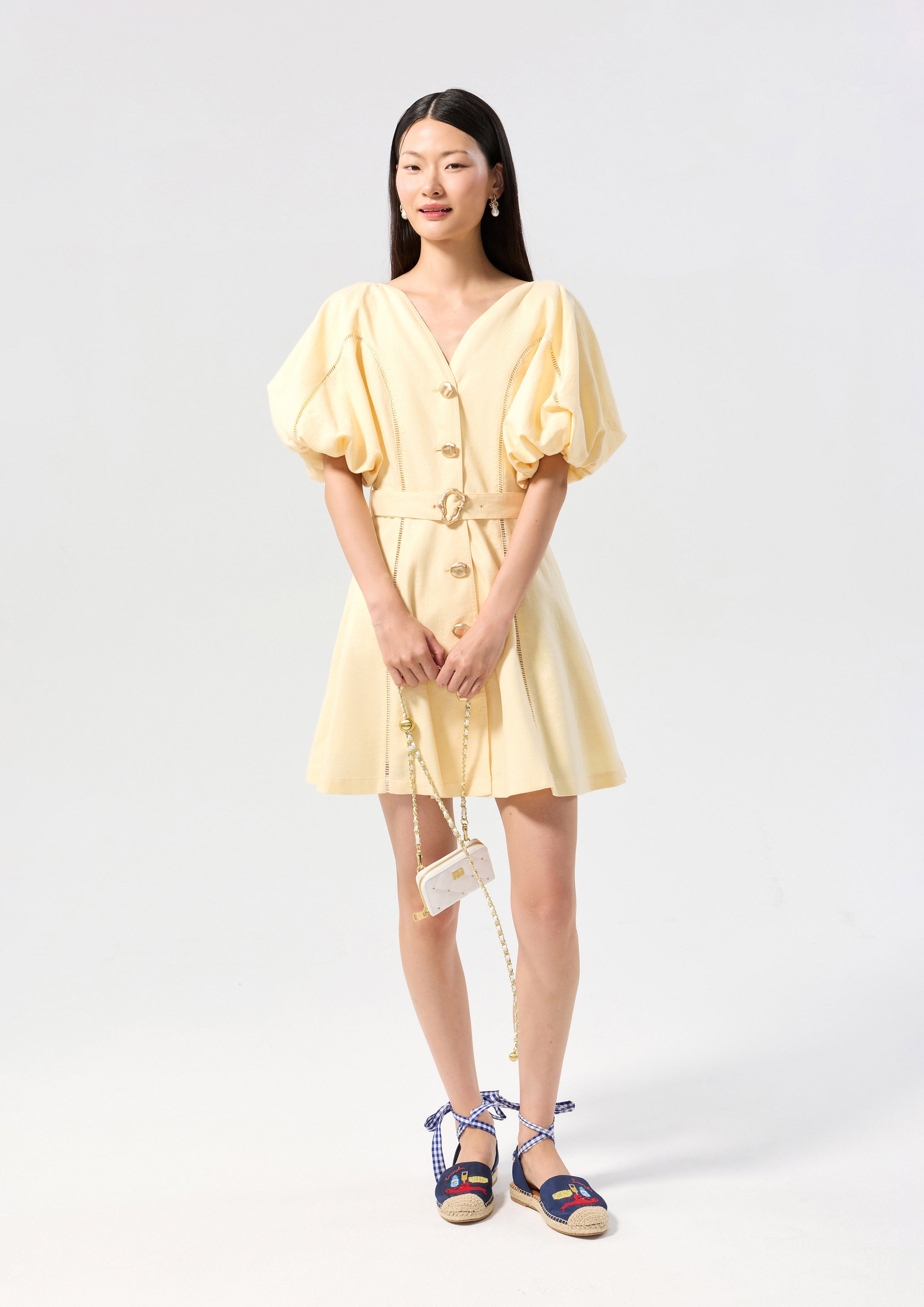 เดรสสั้นแขนเสื้อพองพร้อมเข็มขัด คอลเลกชัน Palm Spring