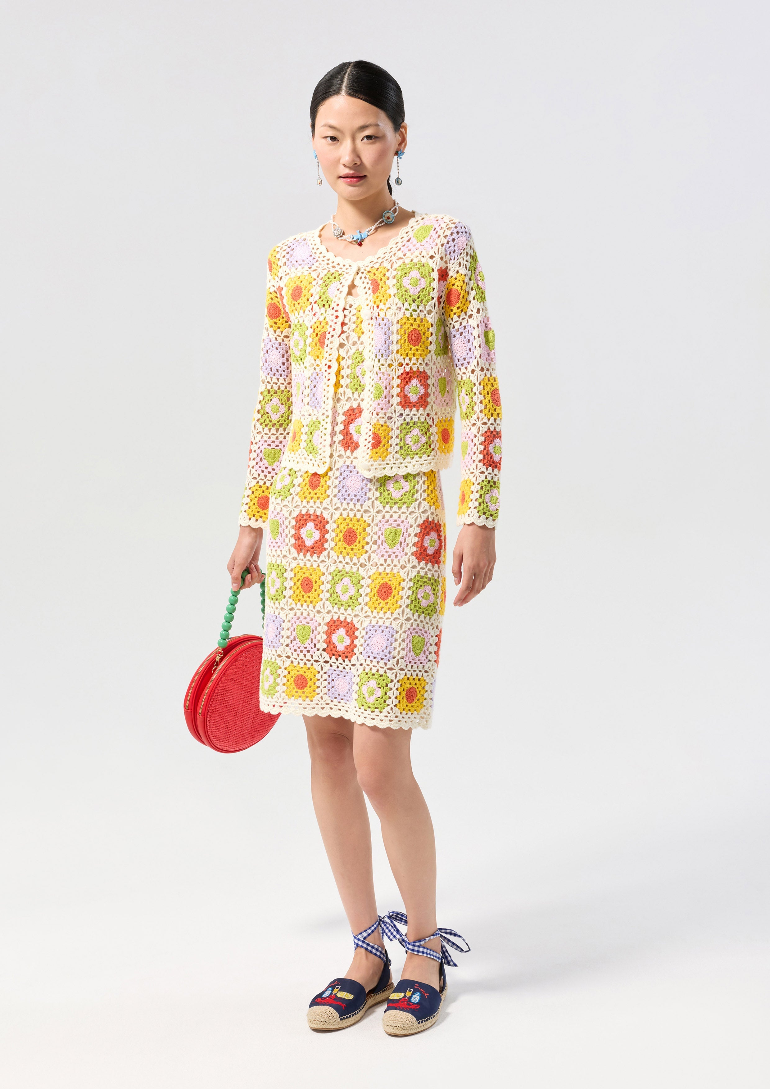 คาร์ดิแกนถักโครเชต์ลายดอกไม้ คอลเลกชัน Oasis