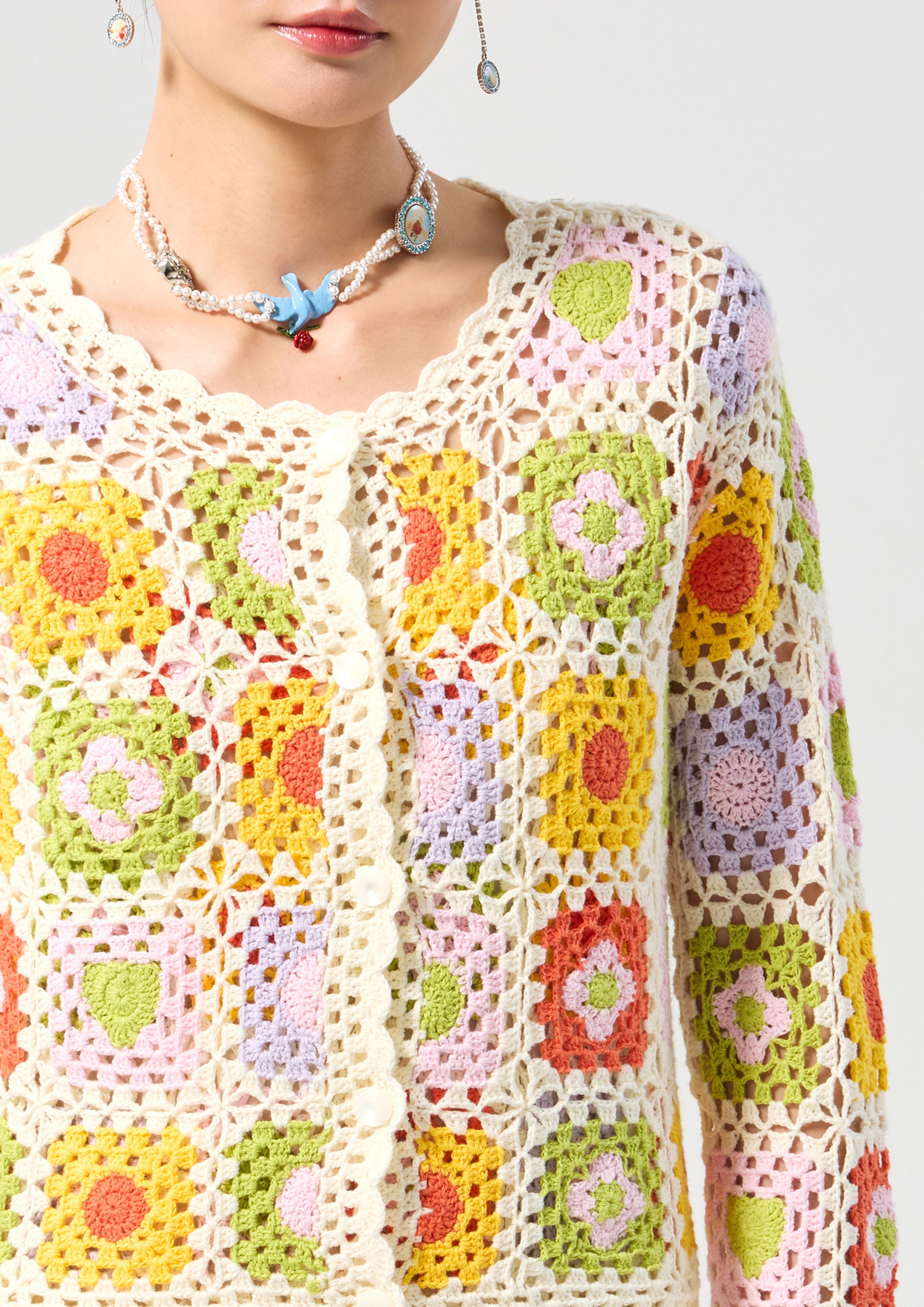 คาร์ดิแกนถักโครเชต์ลายดอกไม้ คอลเลกชัน Oasis