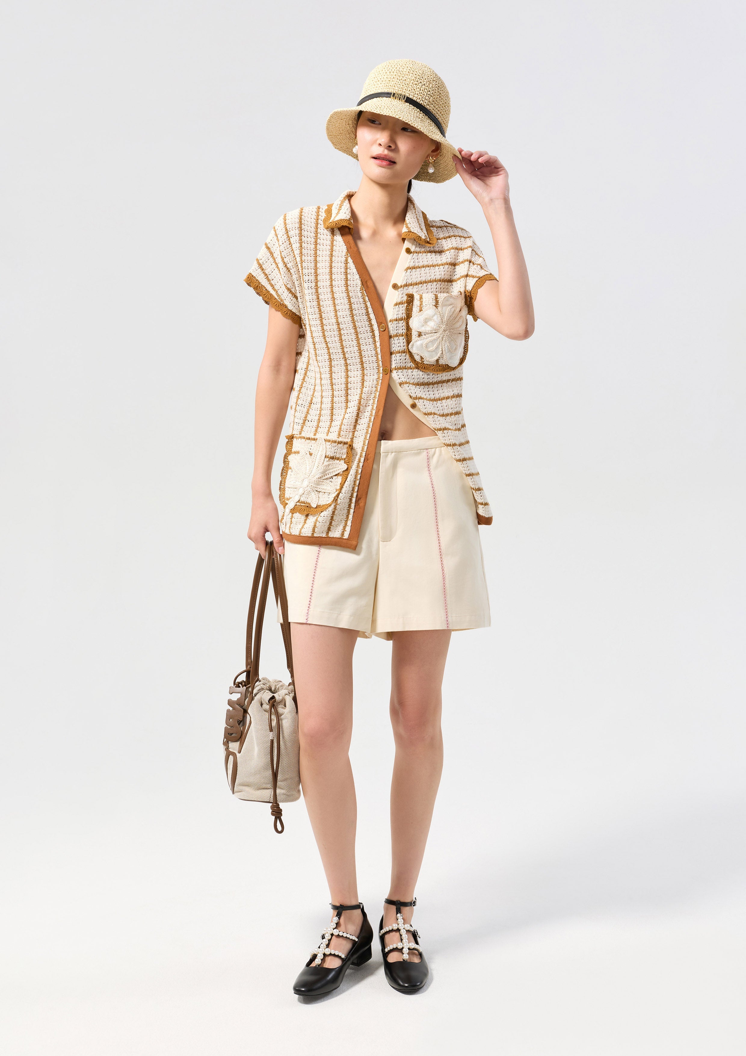 เสื้อแขนสั้นโครเชต์ลายทางตกแต่งแอปพลิเก้ คอลเลกชัน Oasis