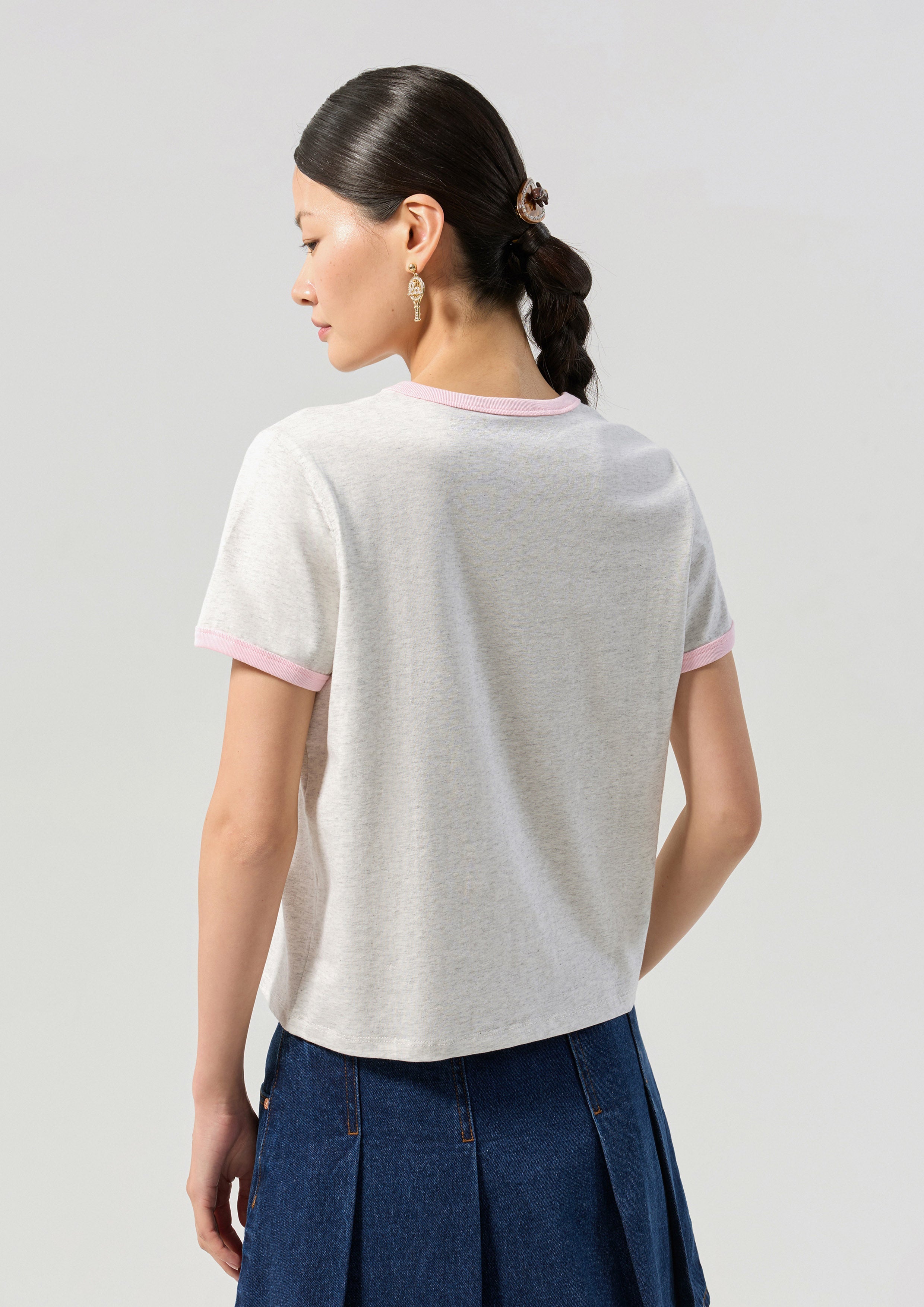 เสื้อยืดแขนสั้นโลโก้คอนทราสต์​ คอลเลกชัน LNRD Signature