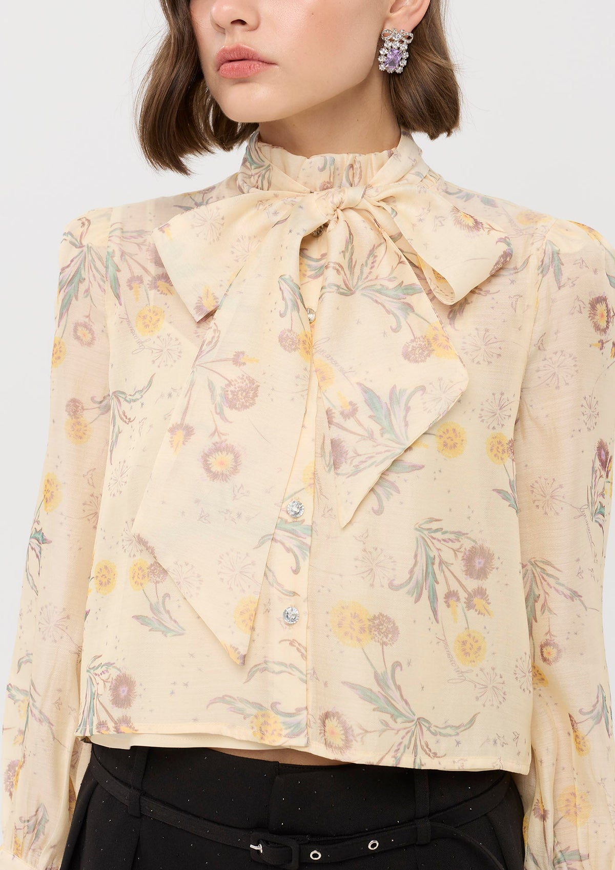 เสื้อเบลาส์แขนยาวพิมพ์ลาย คอลเลกชัน Sacred Botanica